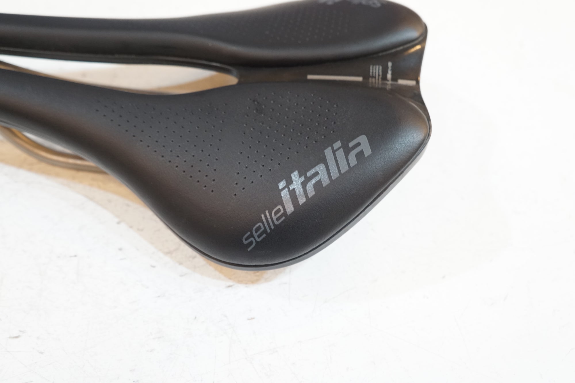 SELLE ITALIA 「セラ イタリア」 NOVUS B00ST EVO サドル / バイチャリ浦和ベース