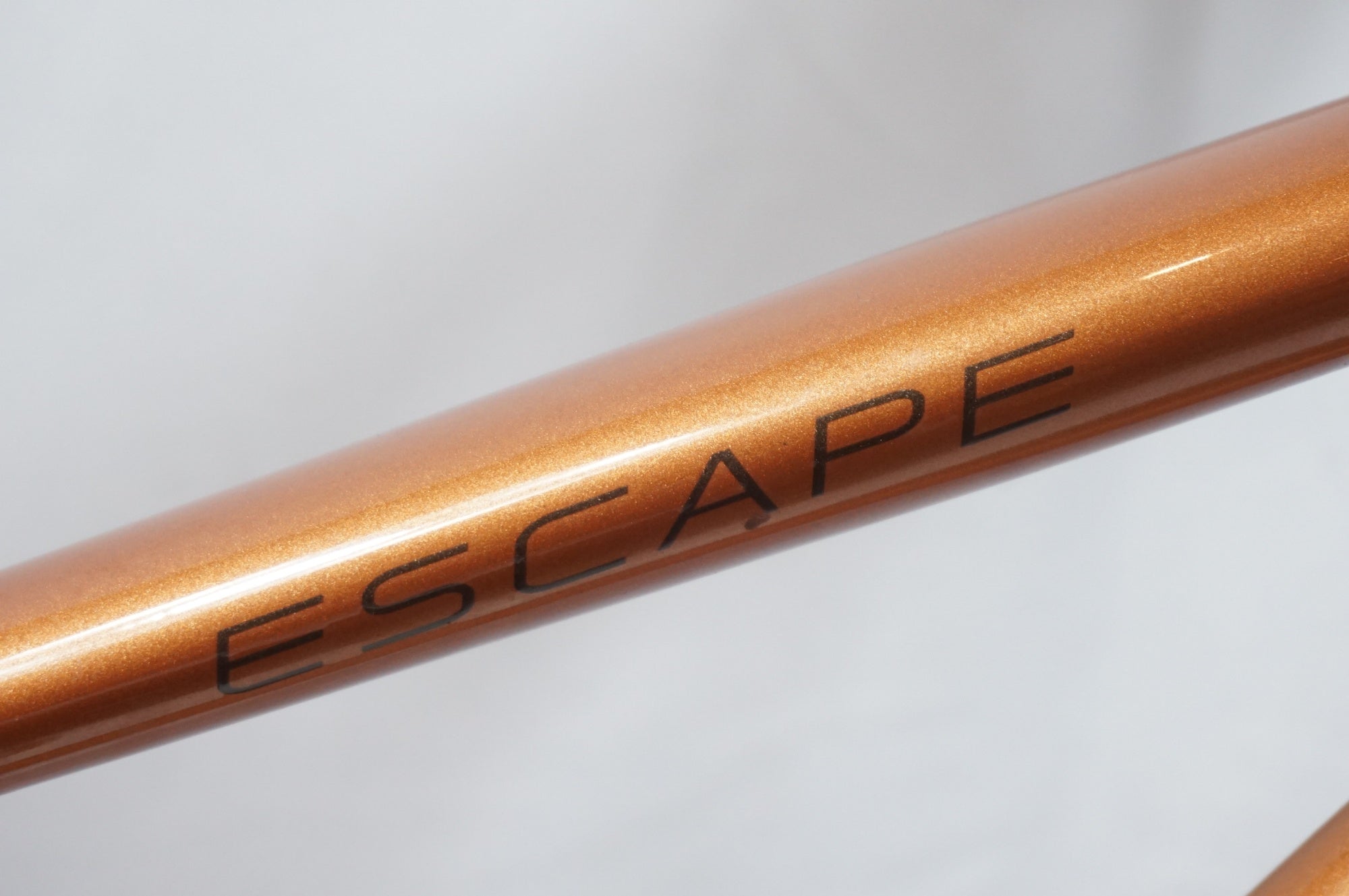 GIANT 「ジャイアント」 ESCAPE R3W MS LTD 2024年モデル クロスバイク / 世田谷店
