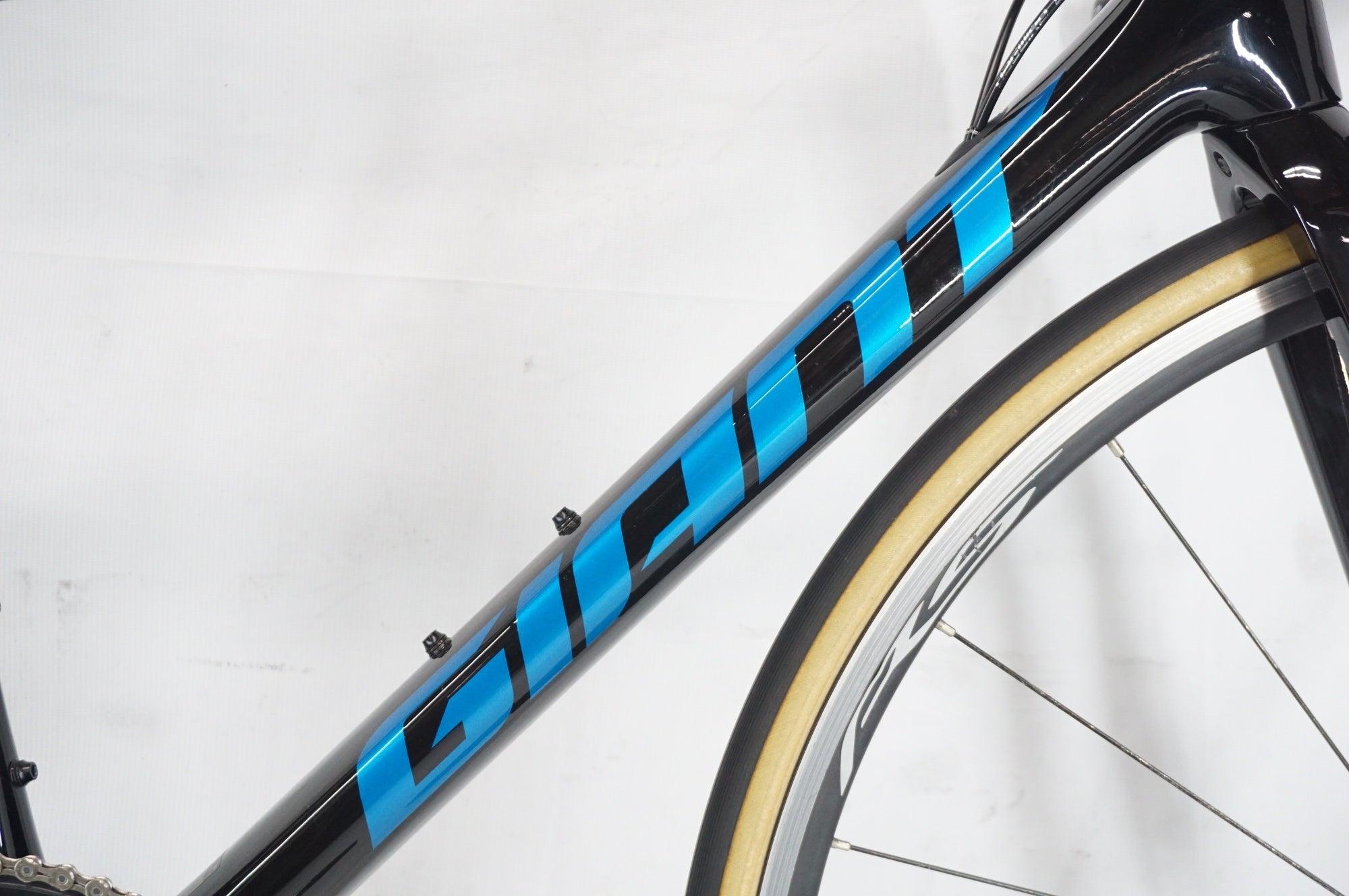 GIANT 「ジャイアント」 TCR ADVANCED2 KOM 2021年モデル ロードバイク / 阪急塚口店