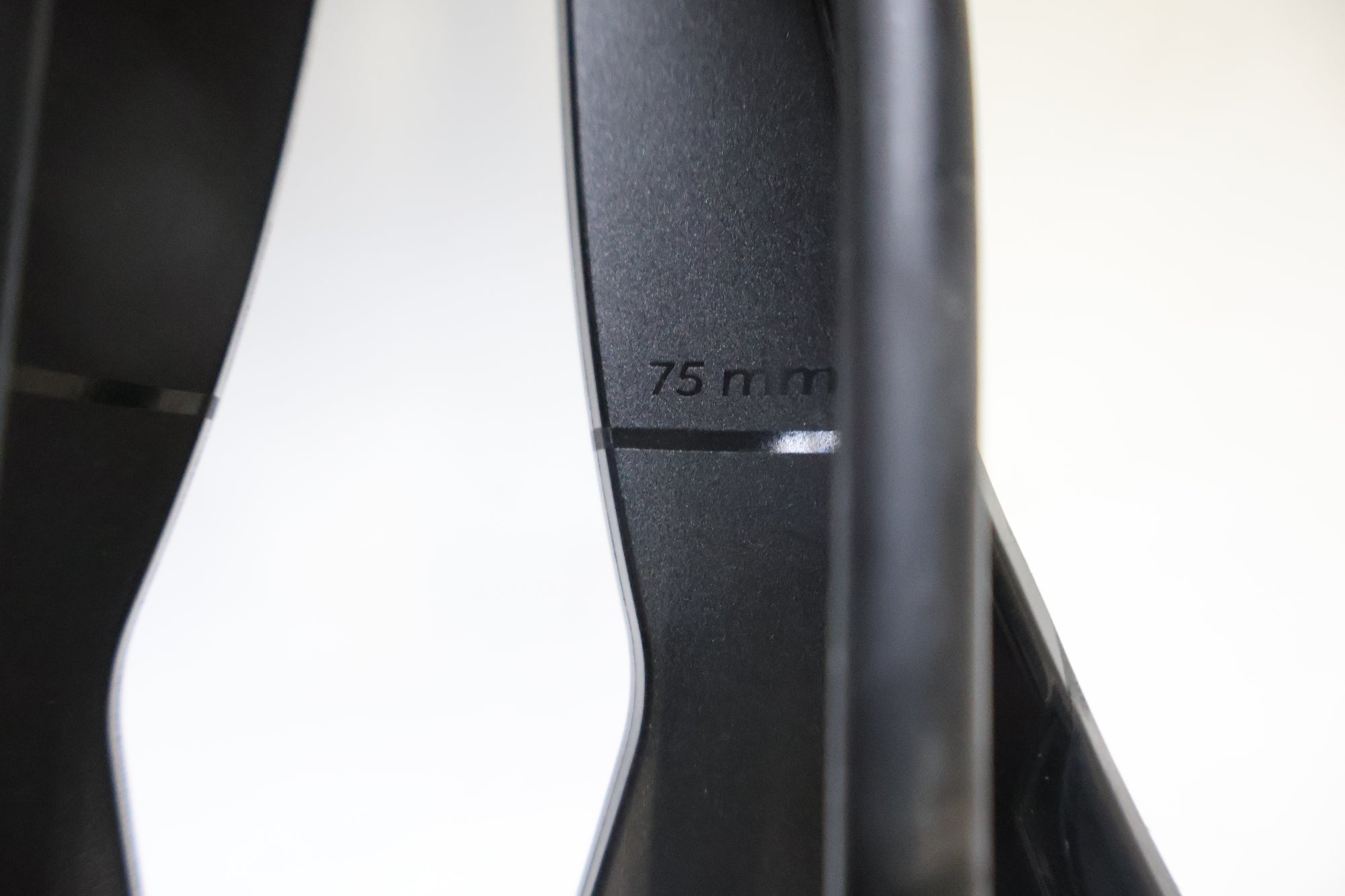 FIZIK 「フィジーク」 ARGO TEMPO R5 サドル / 高知店