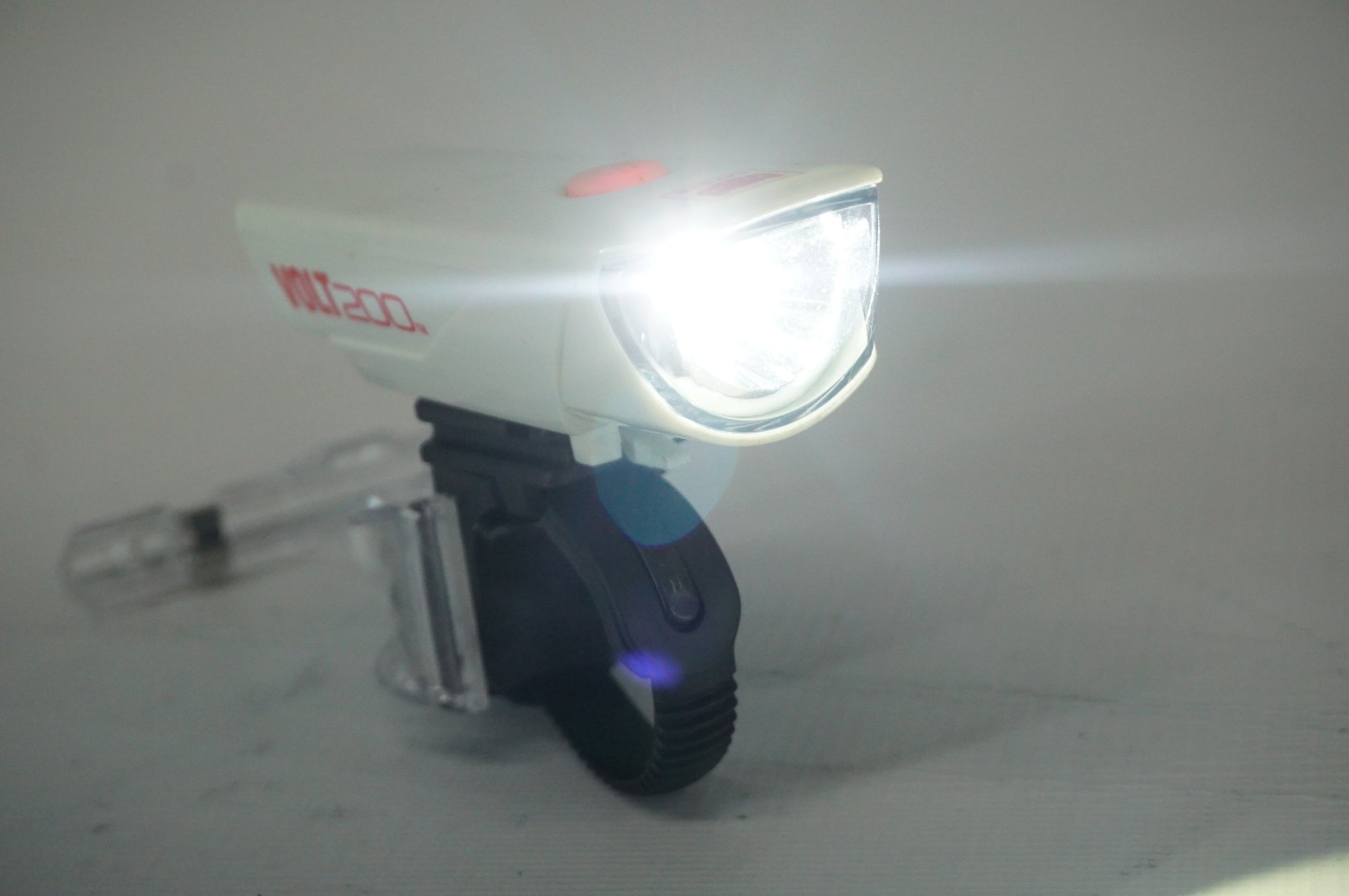 CATEYE 「キャットアイ」 VOLT200 フロントライト / 阪急塚口店