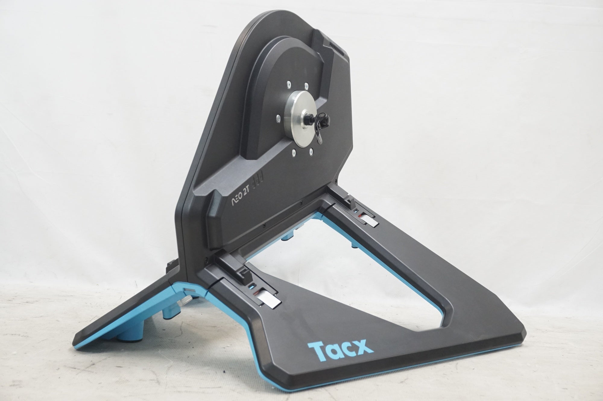 TACX 「タックス」 NEO 2T SMART スマートローラー / 福岡店