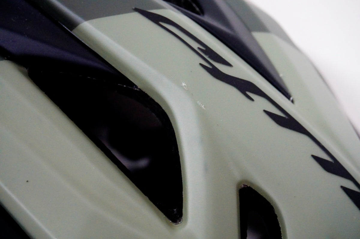 OGK 「オージーケー」 KABUTO VOLZZA L/XLサイズ ヘルメット / 名古屋大須店