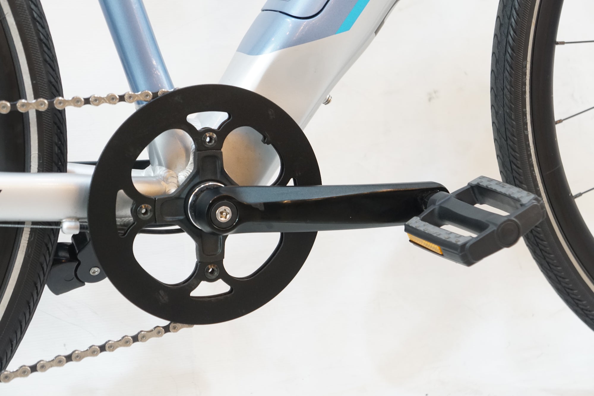 BESV 「ベスビー」 JF1 2022年モデル 電動アシスト自転車 / バイチャリ浦和ベース