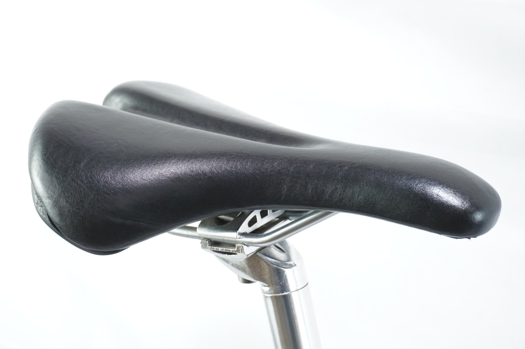 GIANT 「ジャイアント」 ESCAPE R3 2022年モデル クロスバイク / 中目黒店