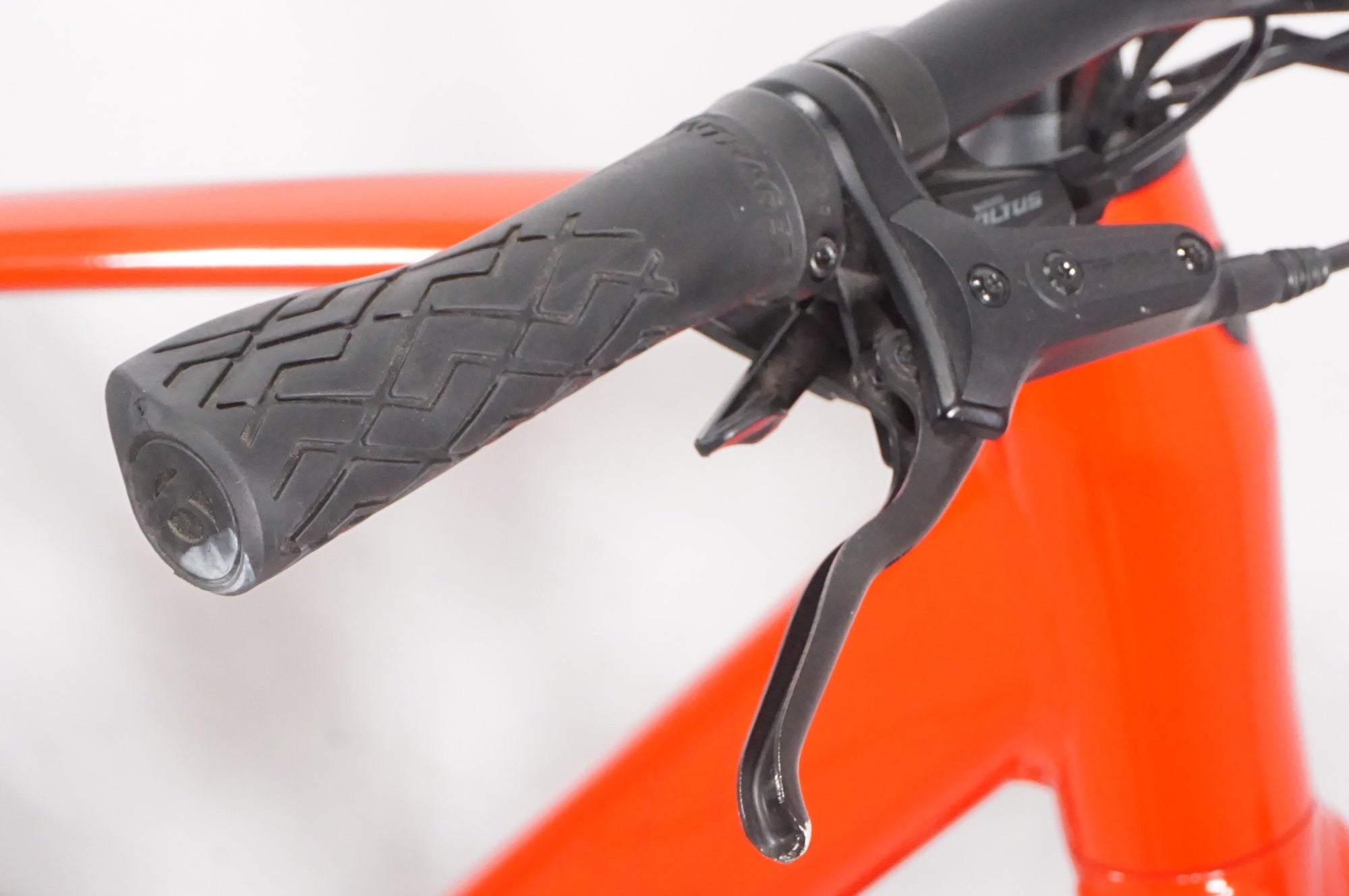 TREK 「トレック」 FX+2 2024年モデル 電動アシスト自転車 / AKIBA店