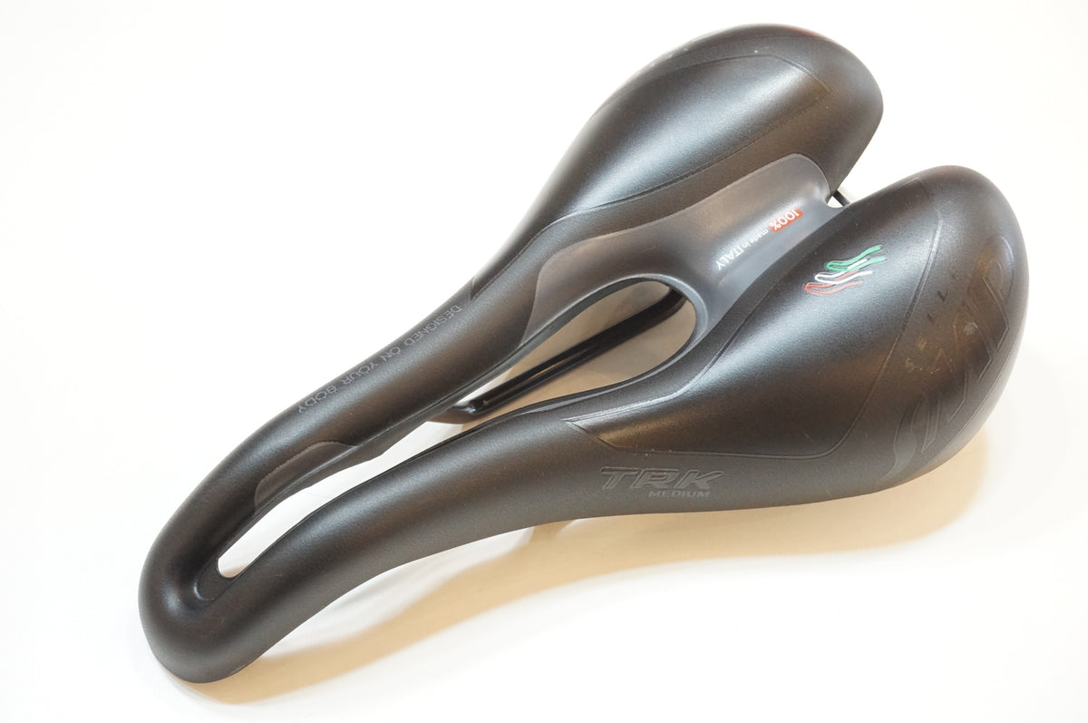 SELLE SMP 「セラエスエムピー」 TRK MEDIUM サドル / 浦和ベース