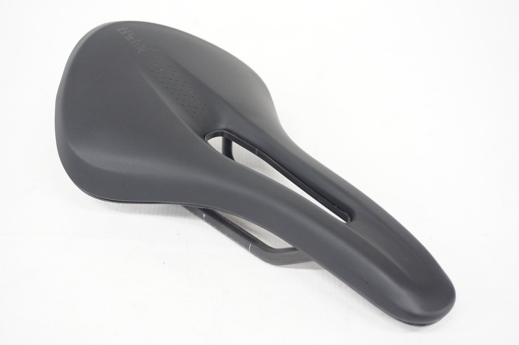 fizikのカーボンレールサドル Amazon | Fizik(フィジーク) ヴァーサス EVO アリアンテ 00