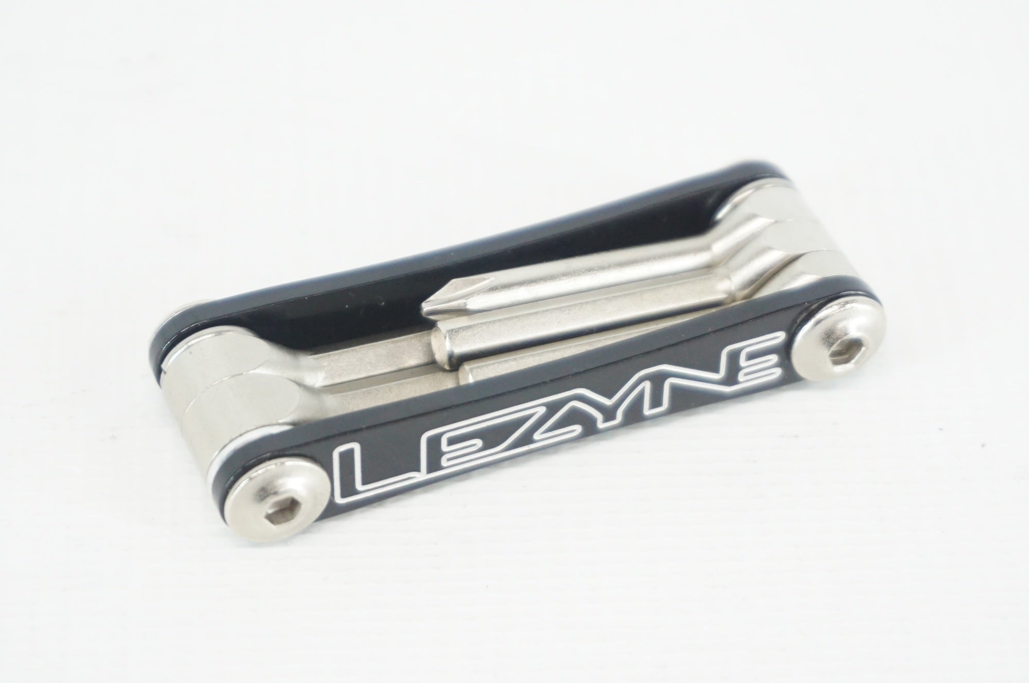 LEZYNE 「レザイン」 V5 携帯工具 / 阪急塚口店