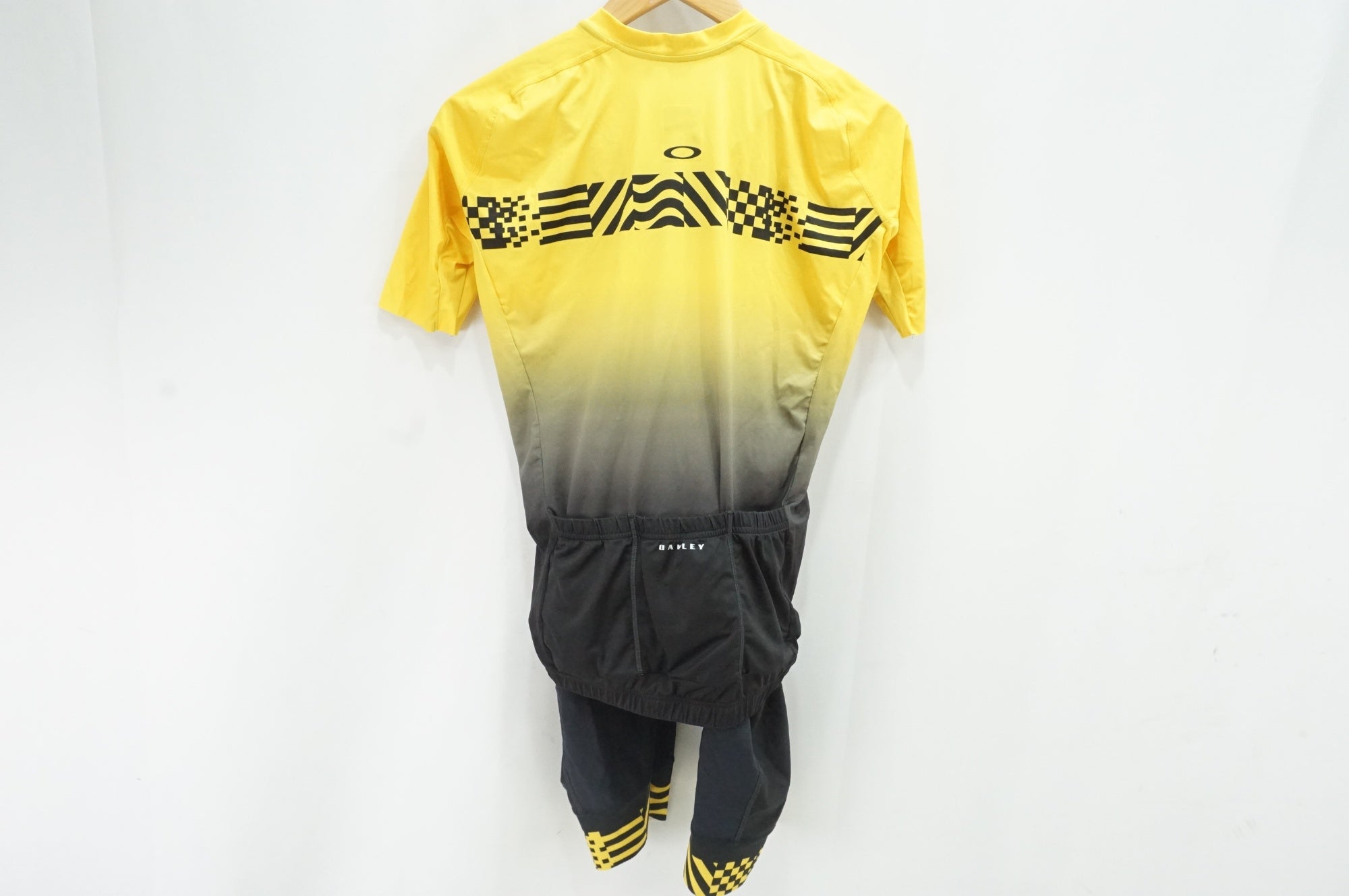 OAKLEY 「オークリー」 Mサイズ 半袖サイクルジャージ&ビブショーツセット / 大宮店