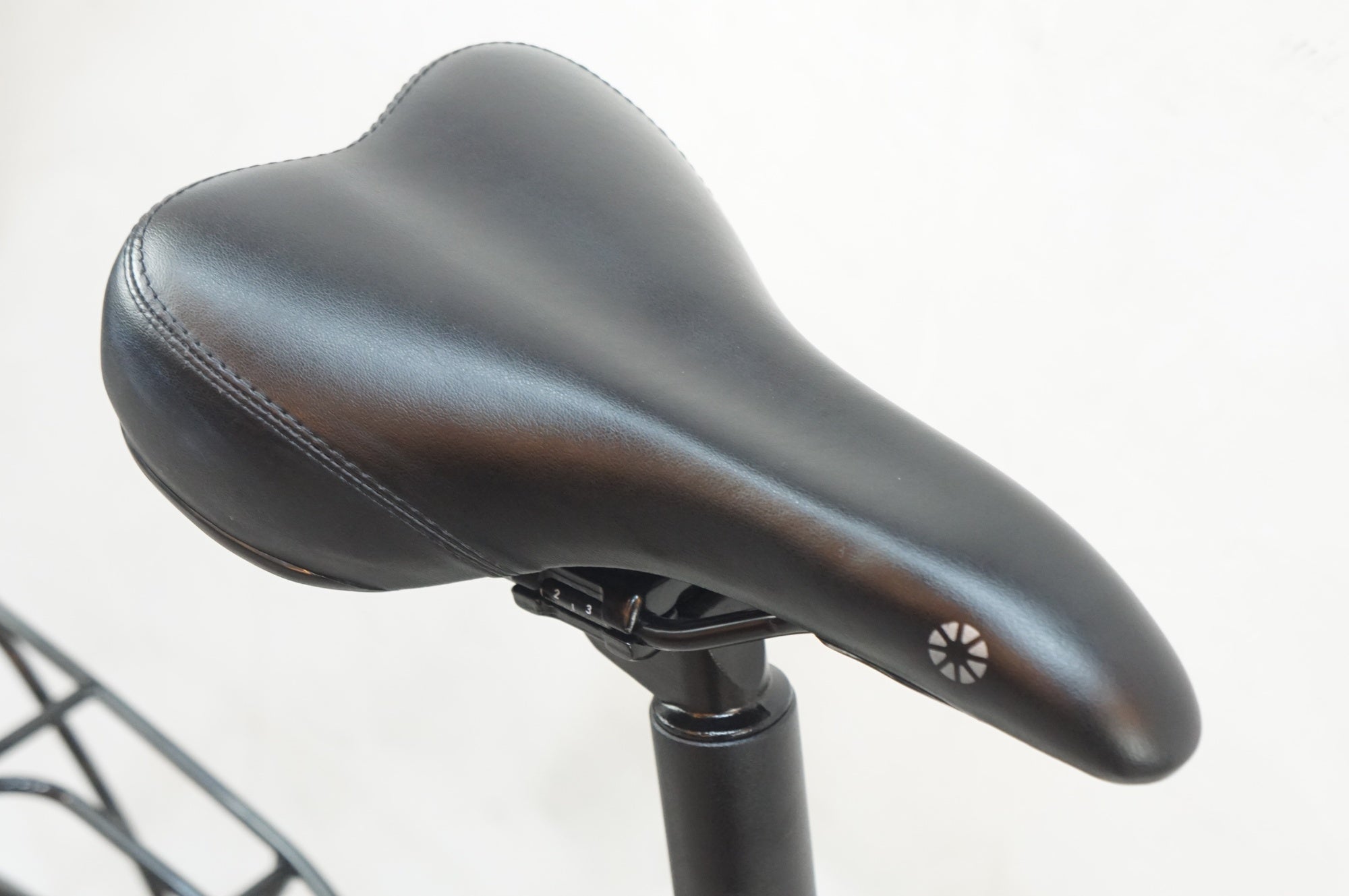 DAHON 「ダホン」 CURVE D7 2017年モデル 20インチ 折り畳み自転車 / バイチャリ浦和ベース