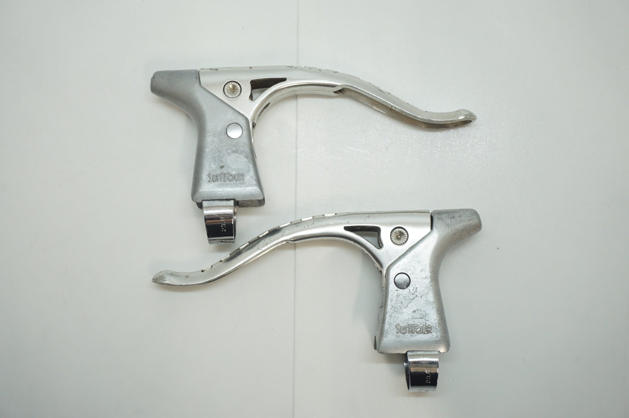 SUNTOUR 「サンツアー」 SUPERBE ブレーキレバー / 福岡店