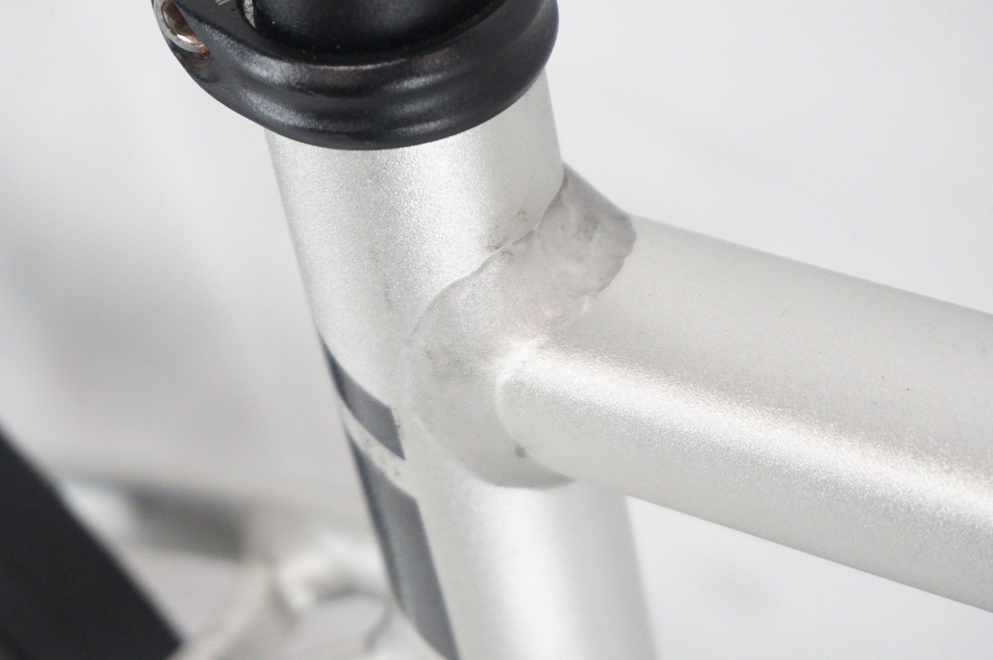 NESTO 「ネスト」 ALTERNA DISC 2025年モデル ロードバイク / 阪急塚口店