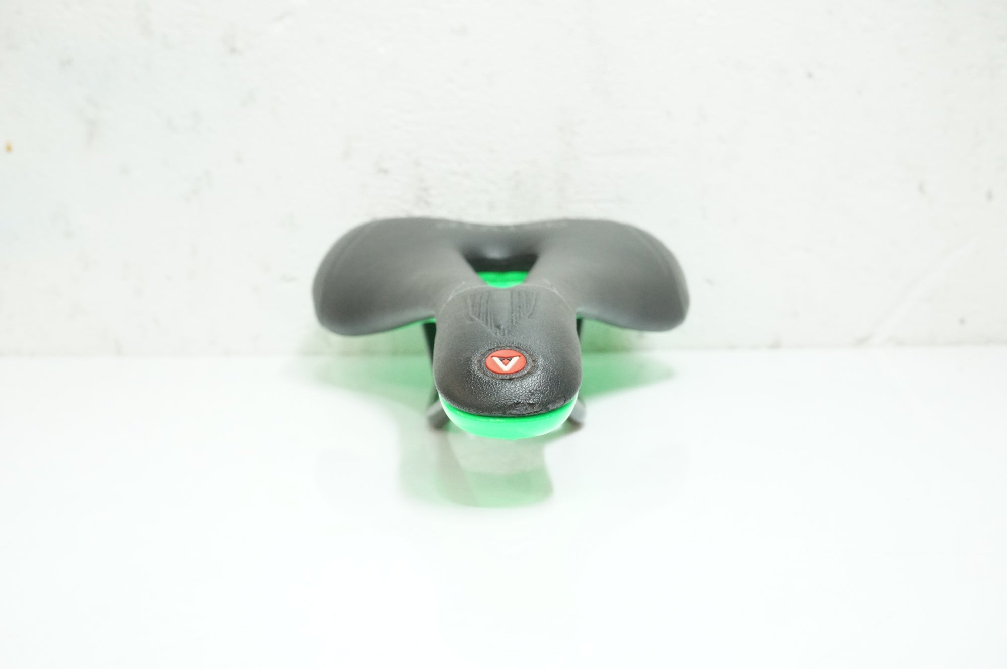 ASTUTE 「アスチュート」 SKYLINE サドル / 大宮店