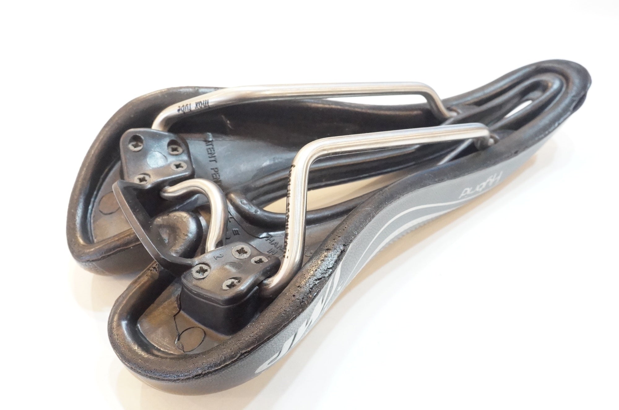 SELLE SMP 「セラエスエムピー」 HYBRID サドル / 浦和ベース