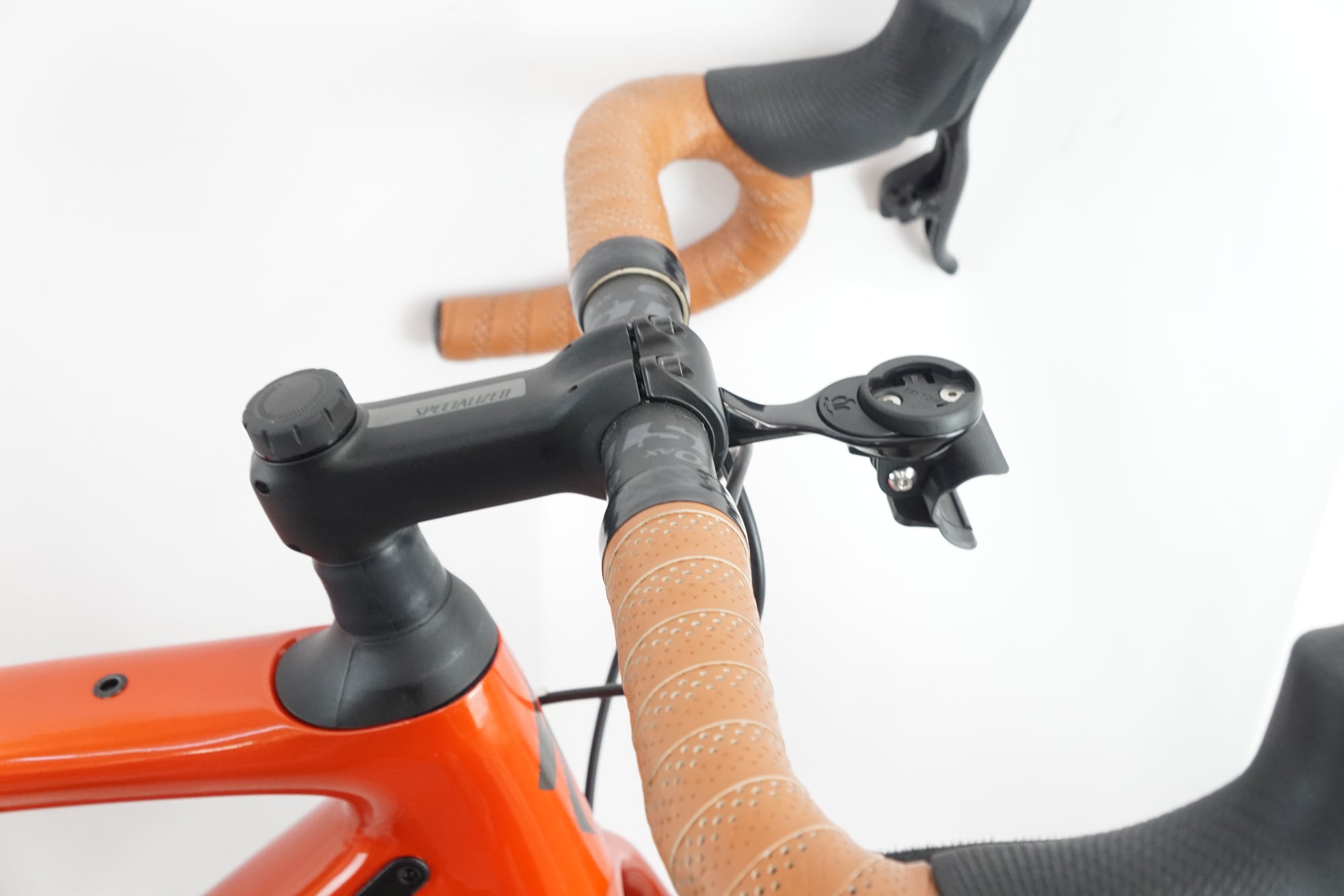 SPECIALIZED 「スペシャライズド」 DIVERGE PRO CARBON E-TAP 2021年モデル グラベルロード / 阪急塚口店