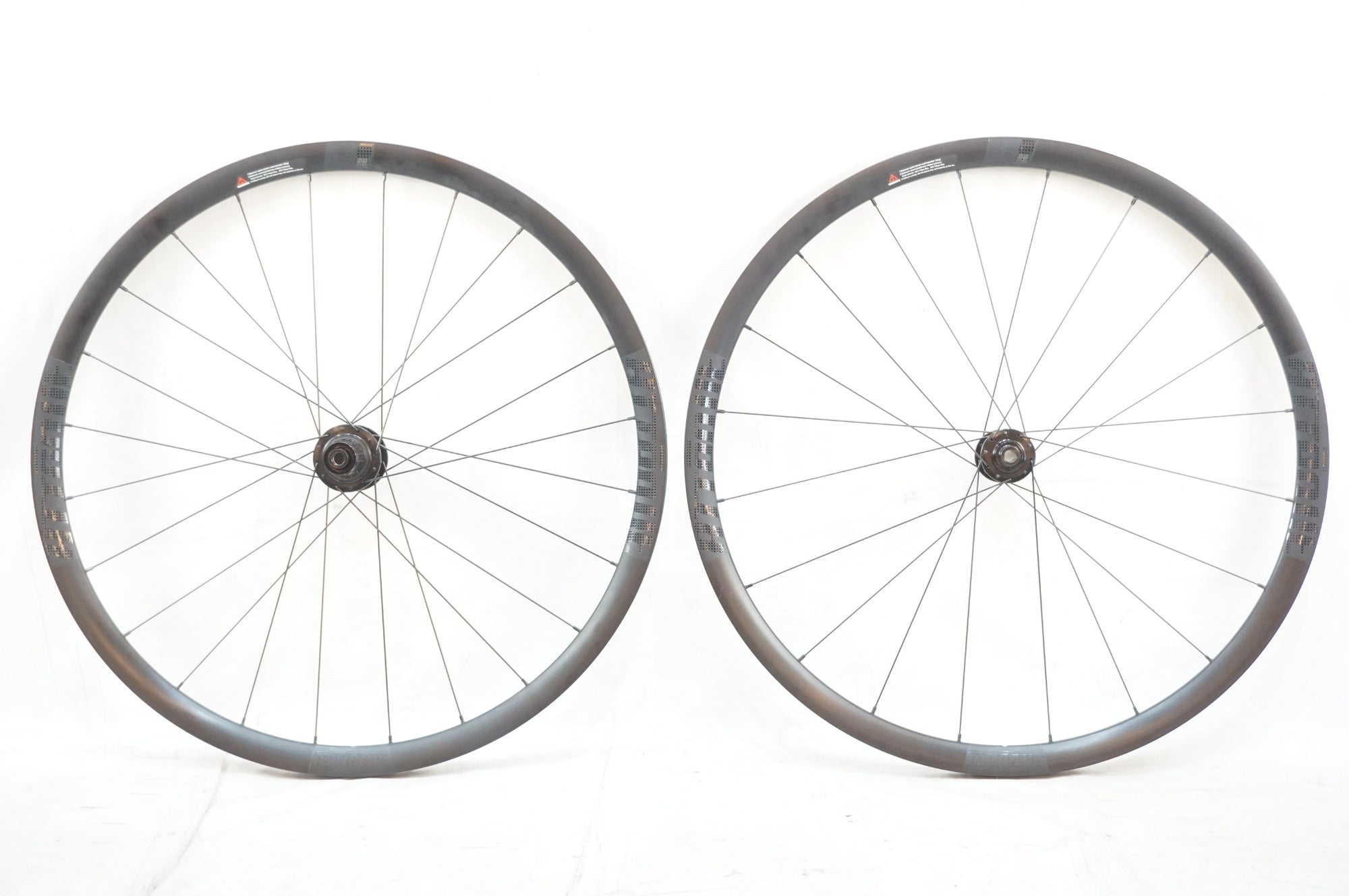 ATTAQUE 30 DB カーボンホイール前後セット 12S対応 ATTAQUE 「アタッキ」 30DB SHIMANO 12S ホイールセット / 浦和ベース