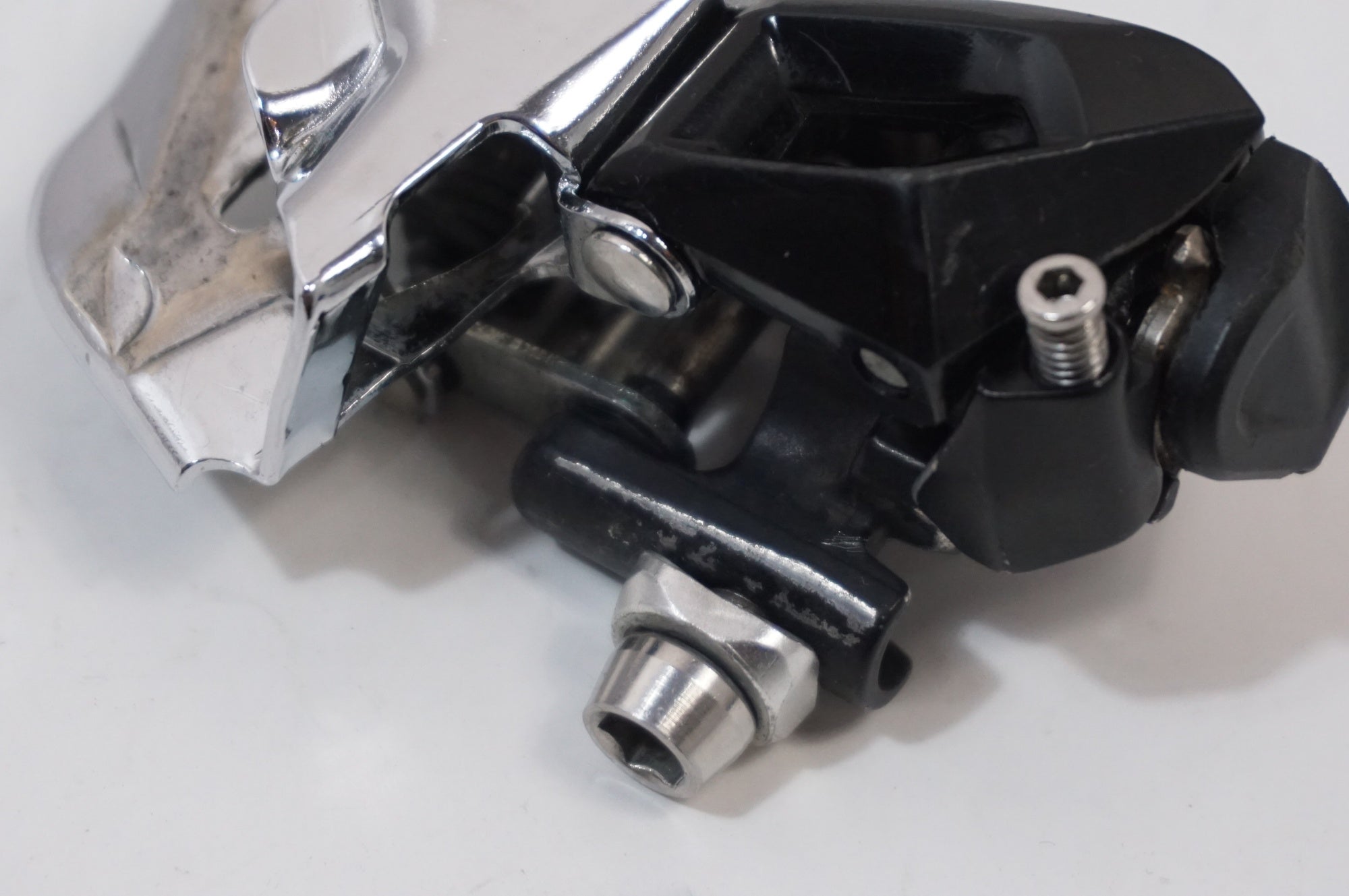 SHIMANO 「シマノ」 105 FD-R7000 フロントディレイラー / 世田谷店