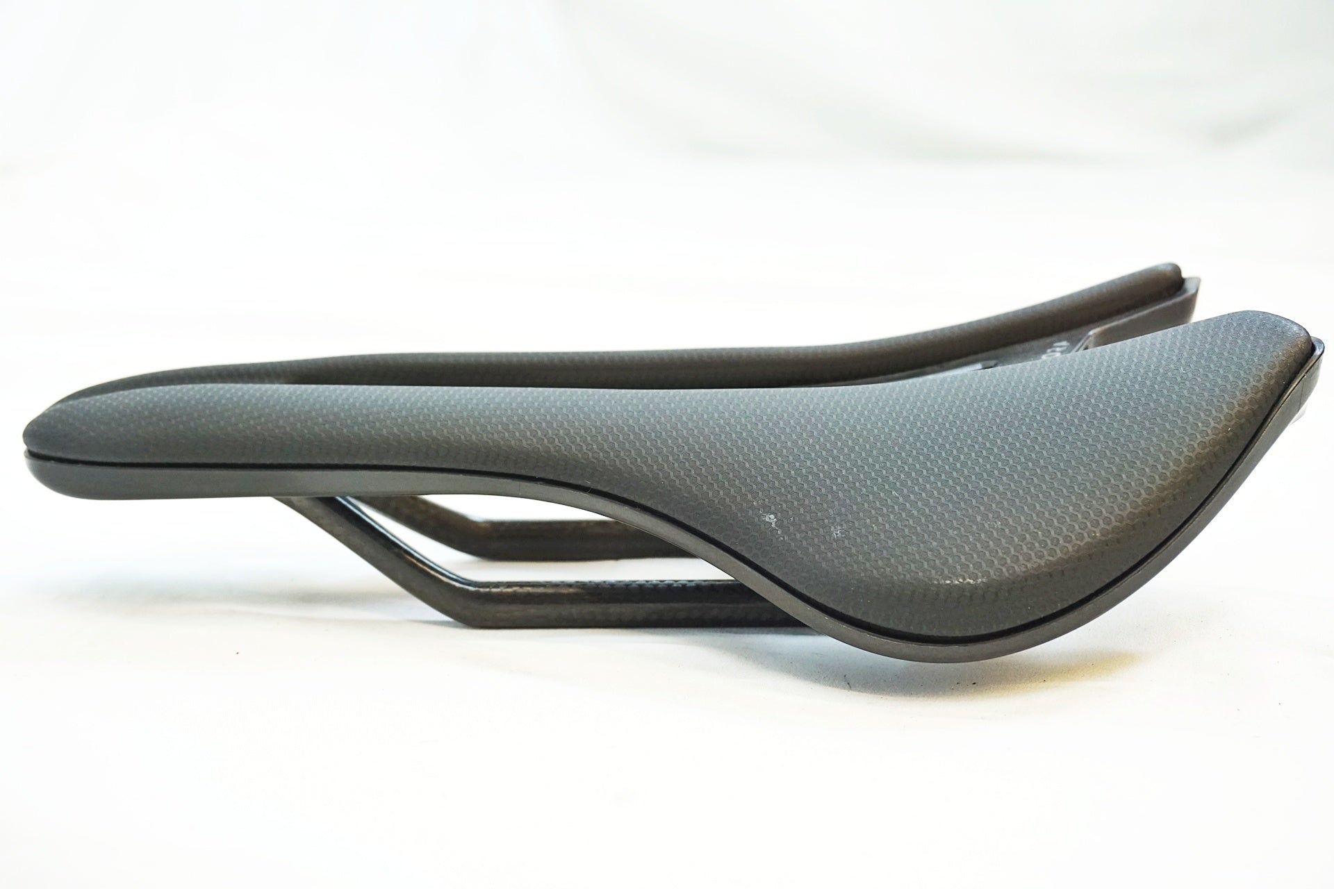 VELOMANN 「ヴェロマーン」 MITORA139 サドル / 有明ガーデン店