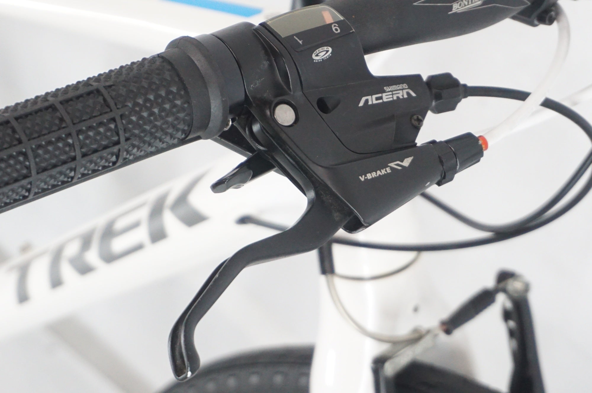 TREK 「トレック」 FX7.4 2016年モデル クロスバイク / 阪急塚口店