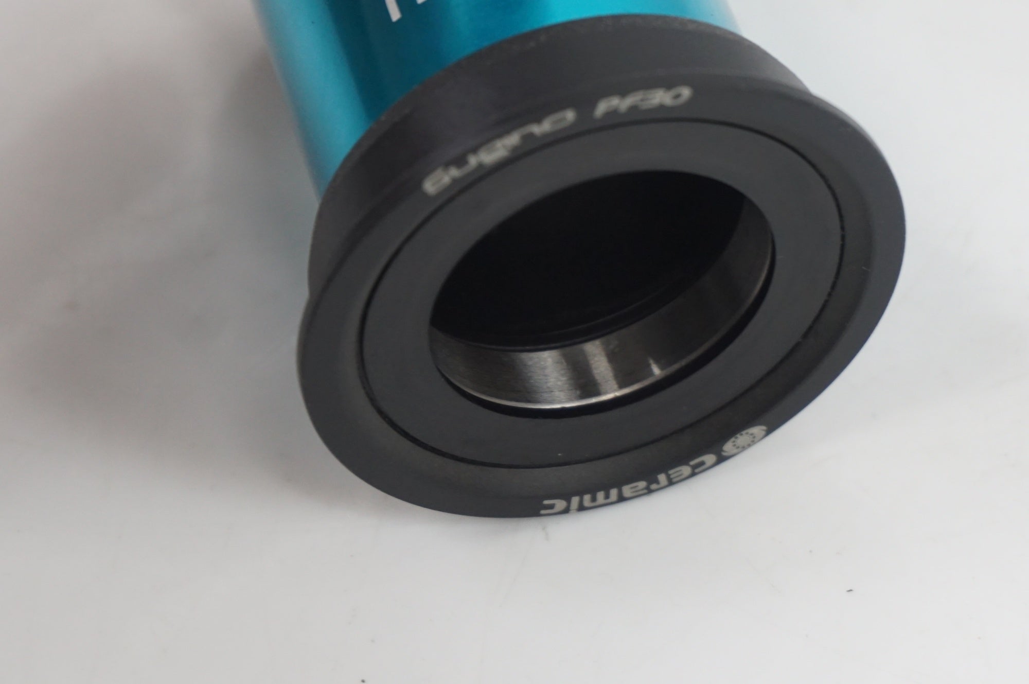 SUGINO 「スギノ」 PF30 ST/CE CERAMIC ボトムブラケット / 大宮店