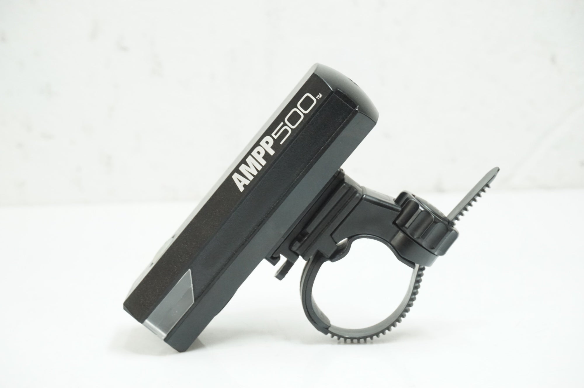 CATEYE 「キャットアイ」 AMPP500 フロントライト / 大宮店