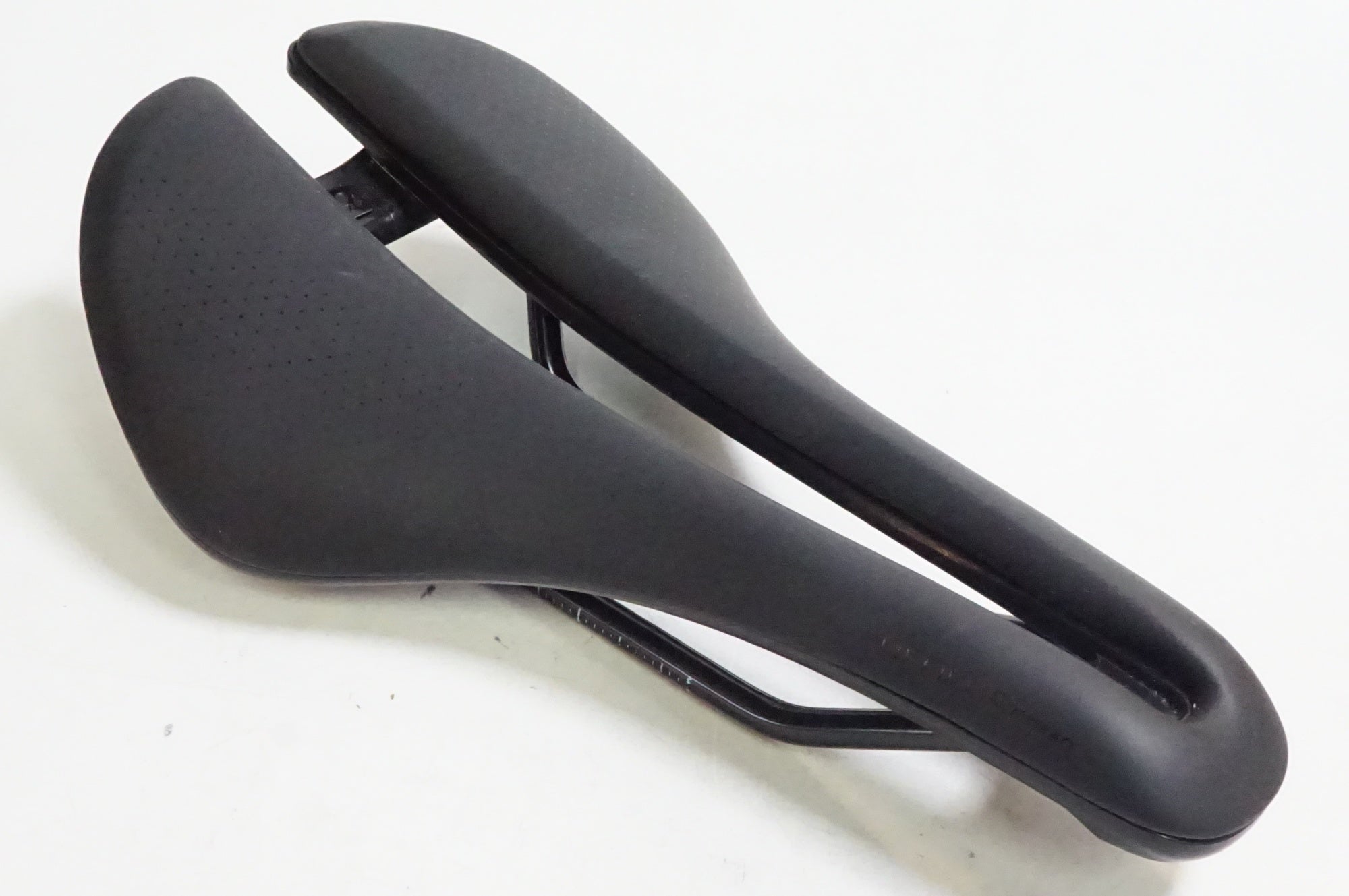 BONTRAGER 「ボントレガー」 AEOLUS COMP サドル / 熊谷本店