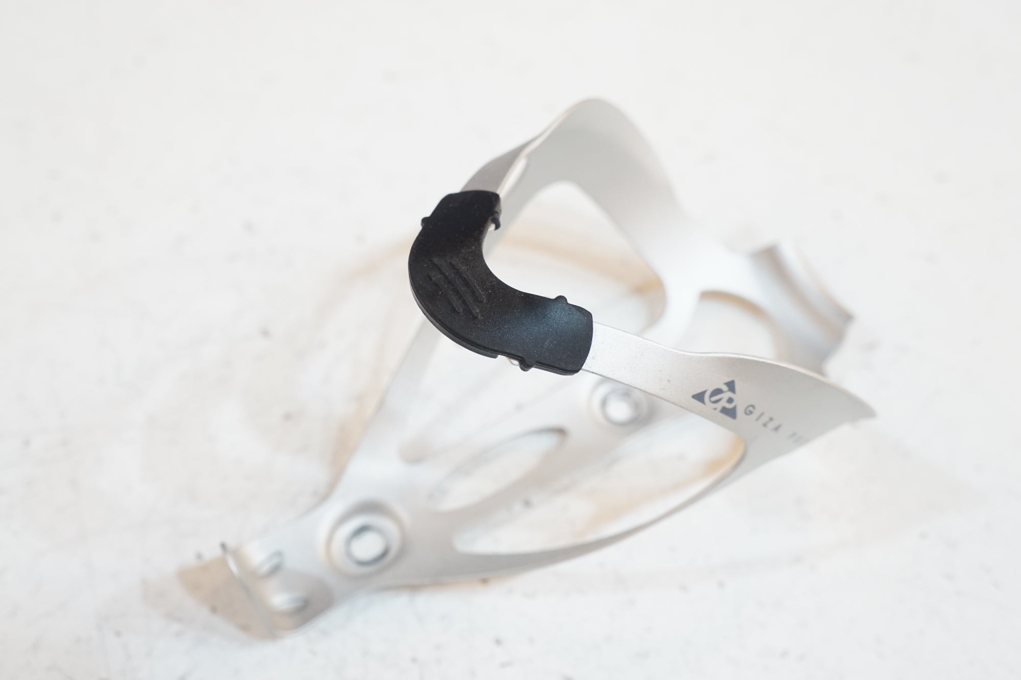 GIZA PRODUCTS 「ギザ プロダクツ」 ボトルケージ / バイチャリ浦和ベース