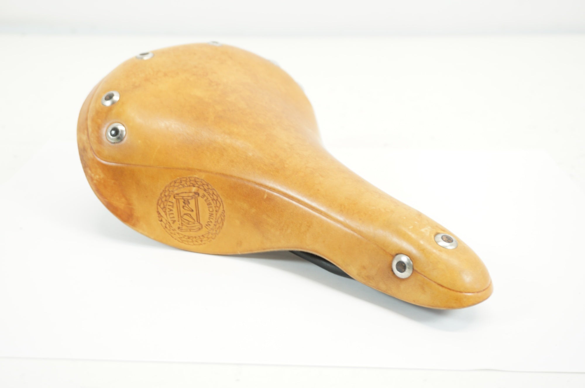 SELLE ITALIA 「セライタリア」 INVINCIBLE サドル / 宇都宮店