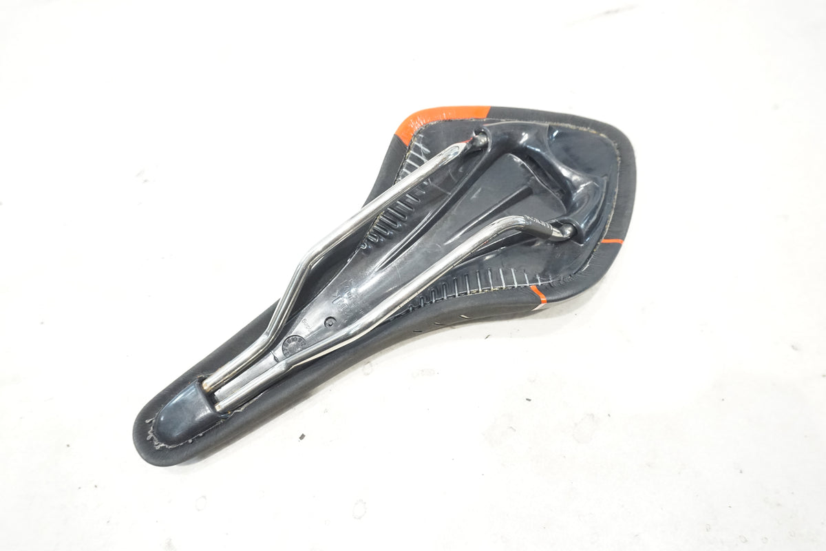 FIZIK 「フィジーク」 ARIONE VSX KIUMレール サドル / 横浜戸塚店