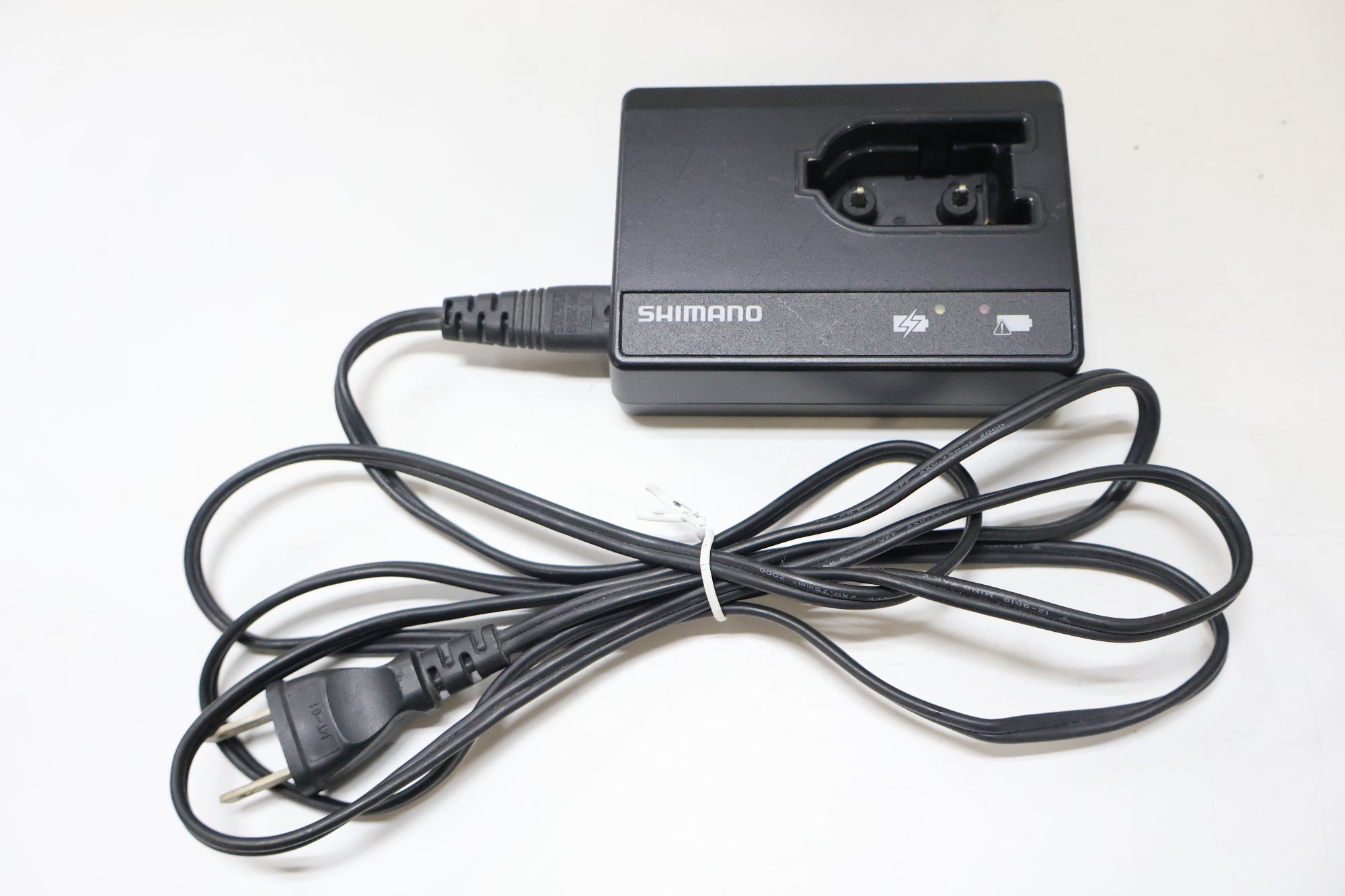 ★ シマノ Di2 バッテリー SM-BTR1 x3個&充電器SM-BCR1 シマノ SM-BCR1 Di2バッテリーチャージャー 本体のみ 標準
