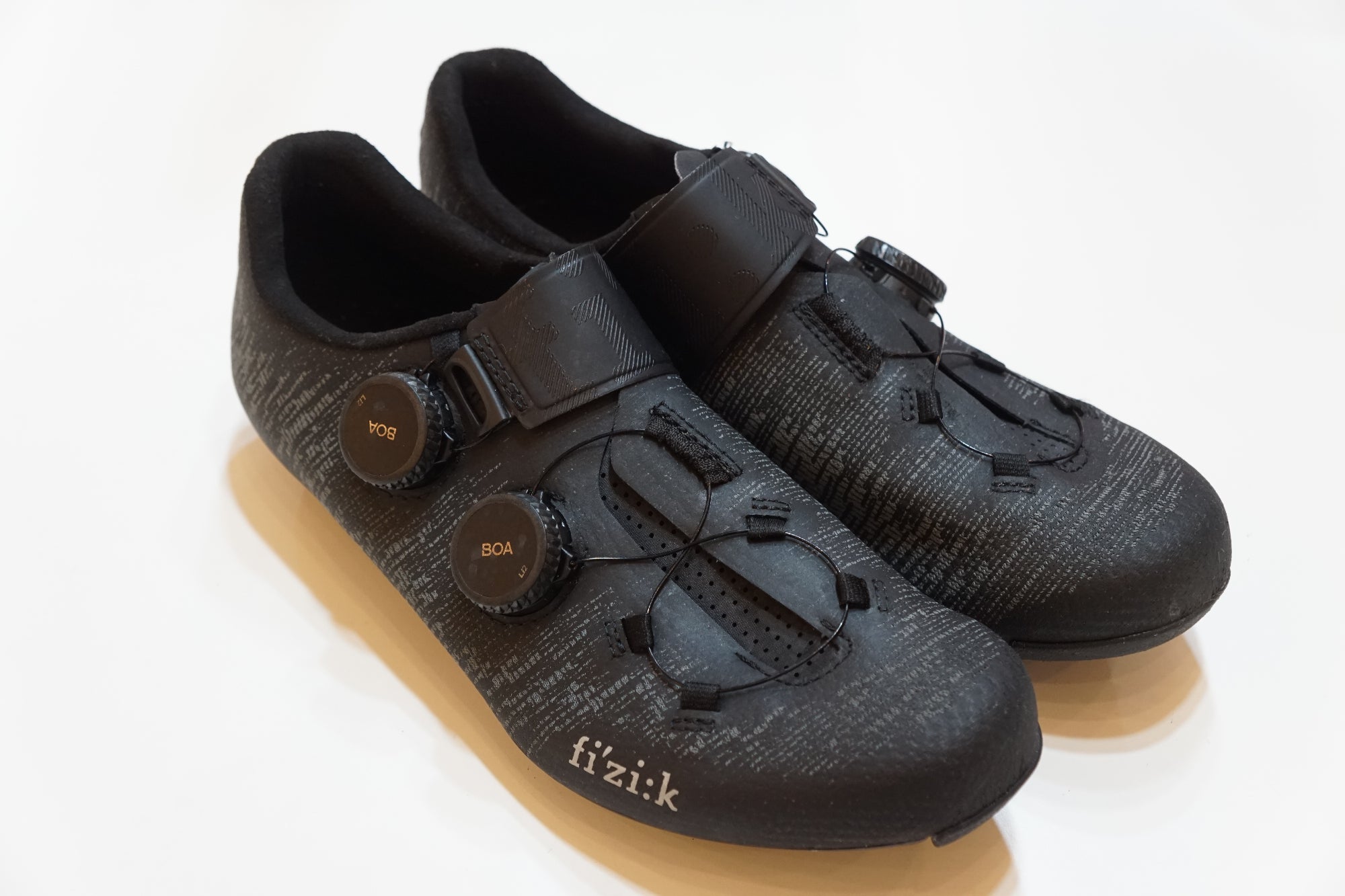FIZIK 「フィジーク」 VENT INFINITO KNIT CARBON 24.7cm シューズ / バイチャリ浦和ベース