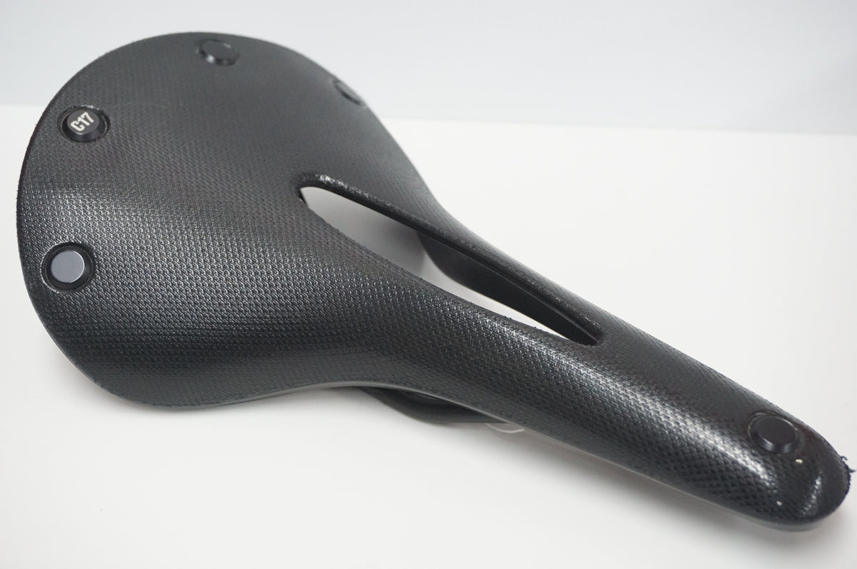 BROOKS 「ブルックス」 CAMBIUM C17 CARVED サドル / 福岡店
