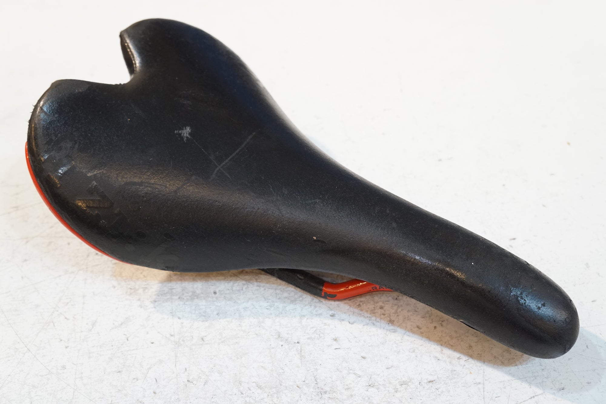 FIZIK 「フィジーク」 TEST ALIANTE VSX サドル / バイチャリ浦和ベース