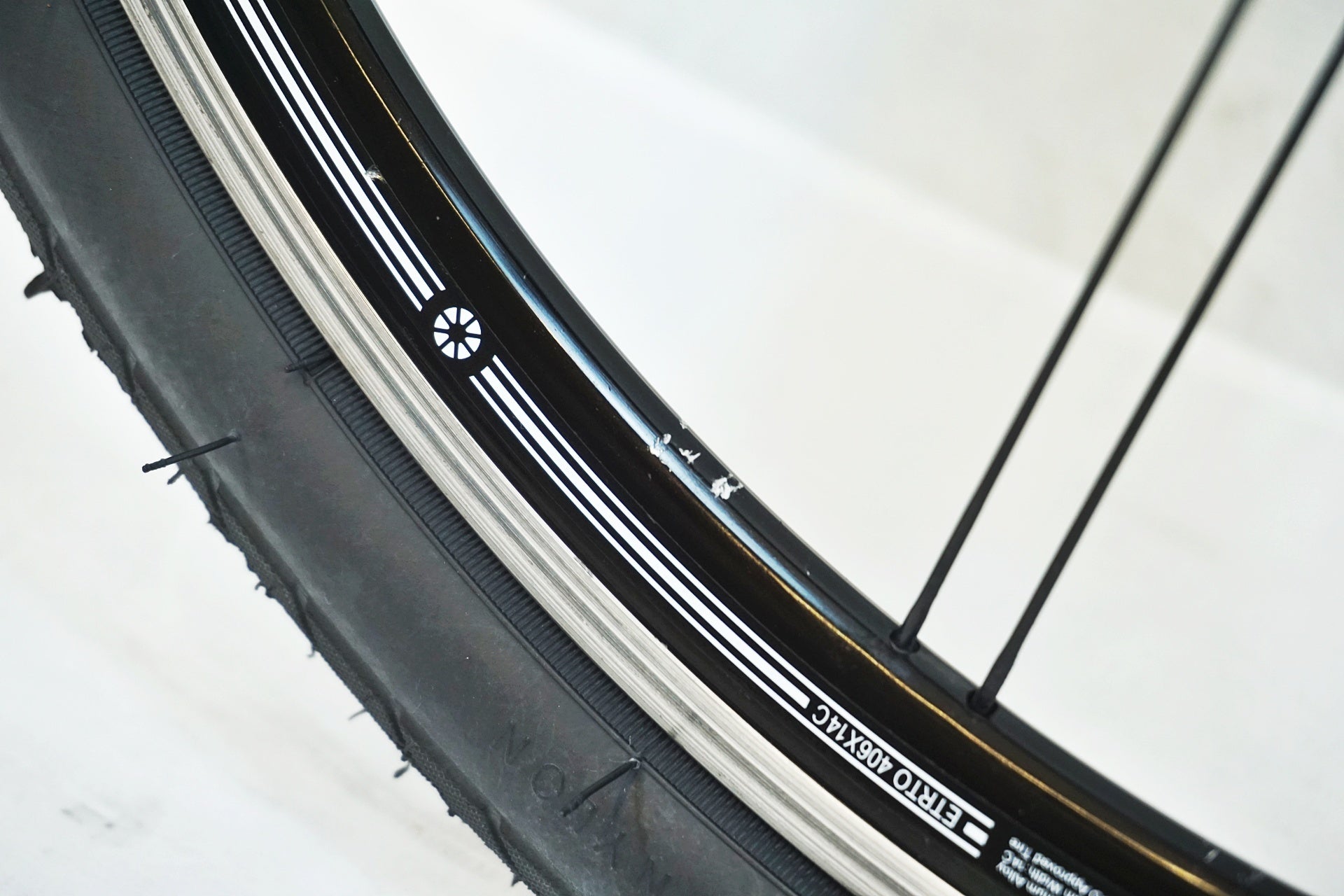 DAHON 「ダホン」 DEFTAR 2023年モデル 20インチ 折り畳み自転車 / 有明ガーデン店