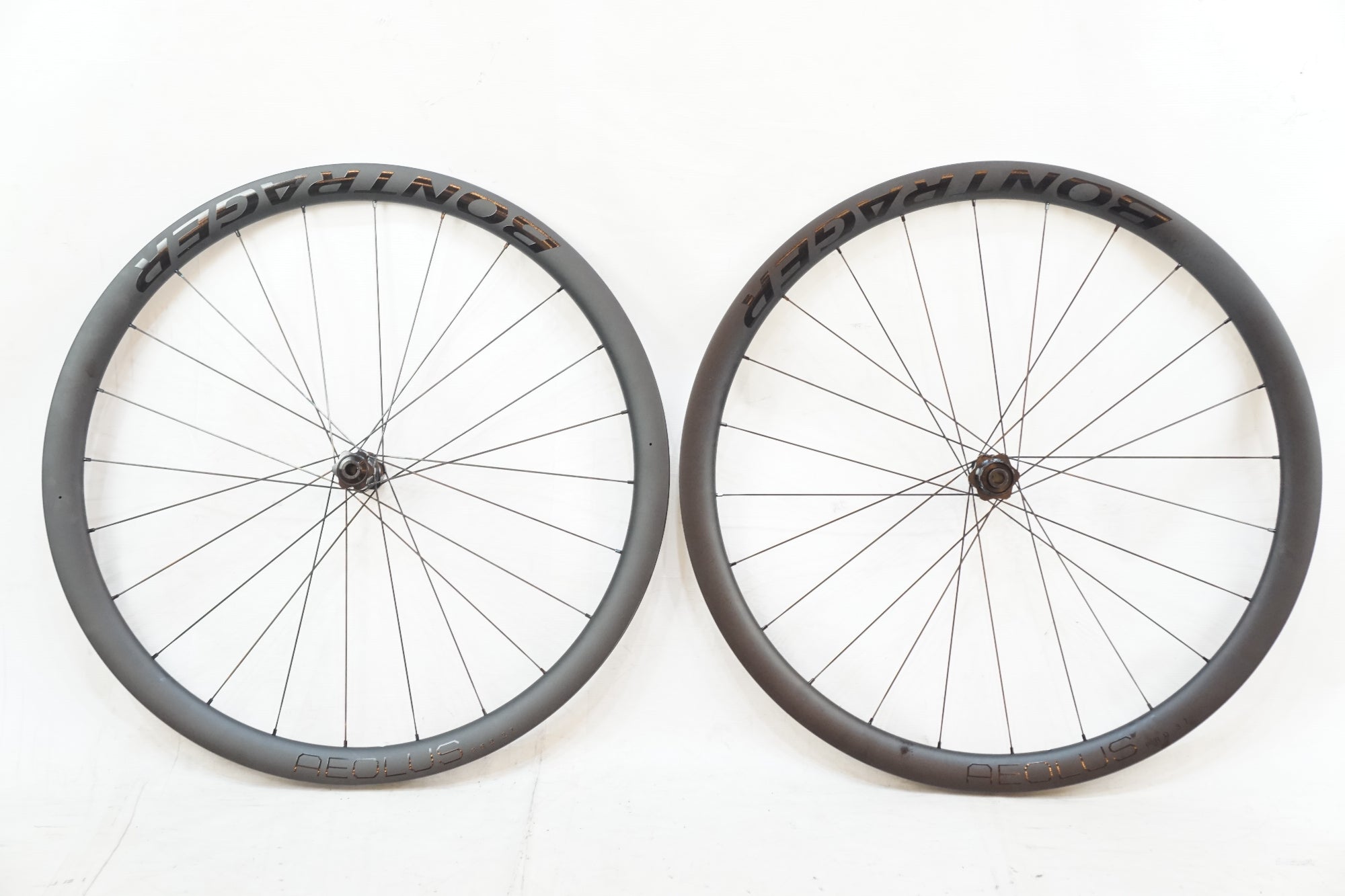 BONTRAGER 「ボントレガー」 AEOLUS PRO 37 DISC シマノ11速 ホイールセット / バイチャリ浦和ベース