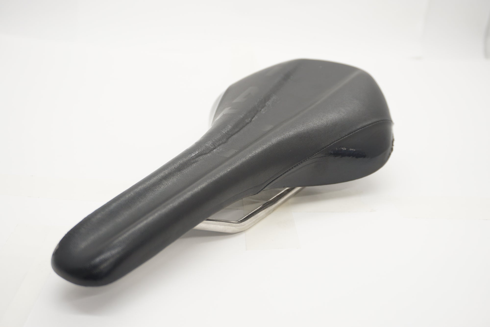 FIZIK 「フィジーク」 ANTARES VS サドル / 京都八幡店 ｜ バイチャリ