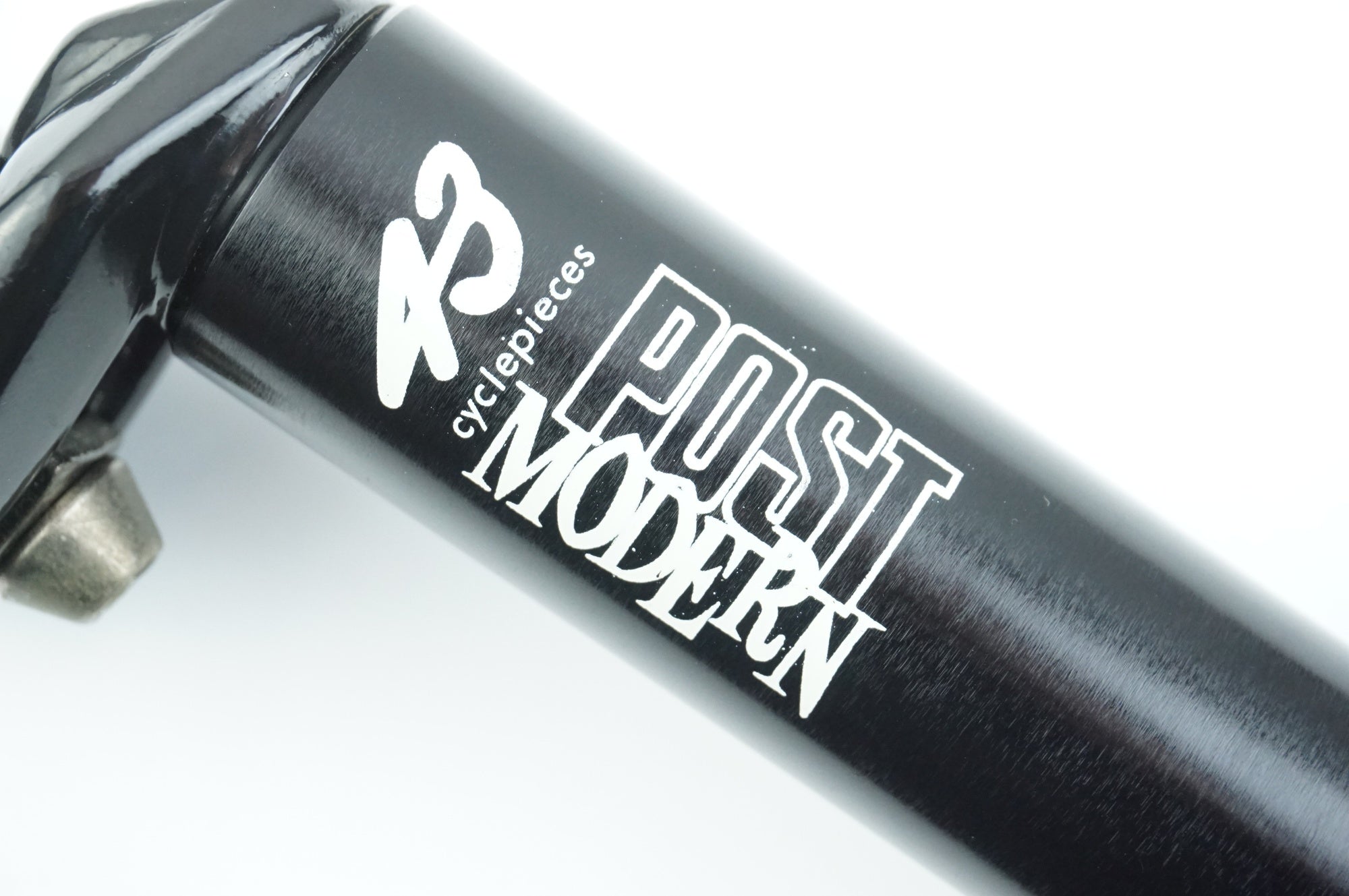 43 CYCLEPIECES 「フォーティースリーサイクルピーシズ」 POST MODERN φ31.6 300mm シートポスト / 中目黒店