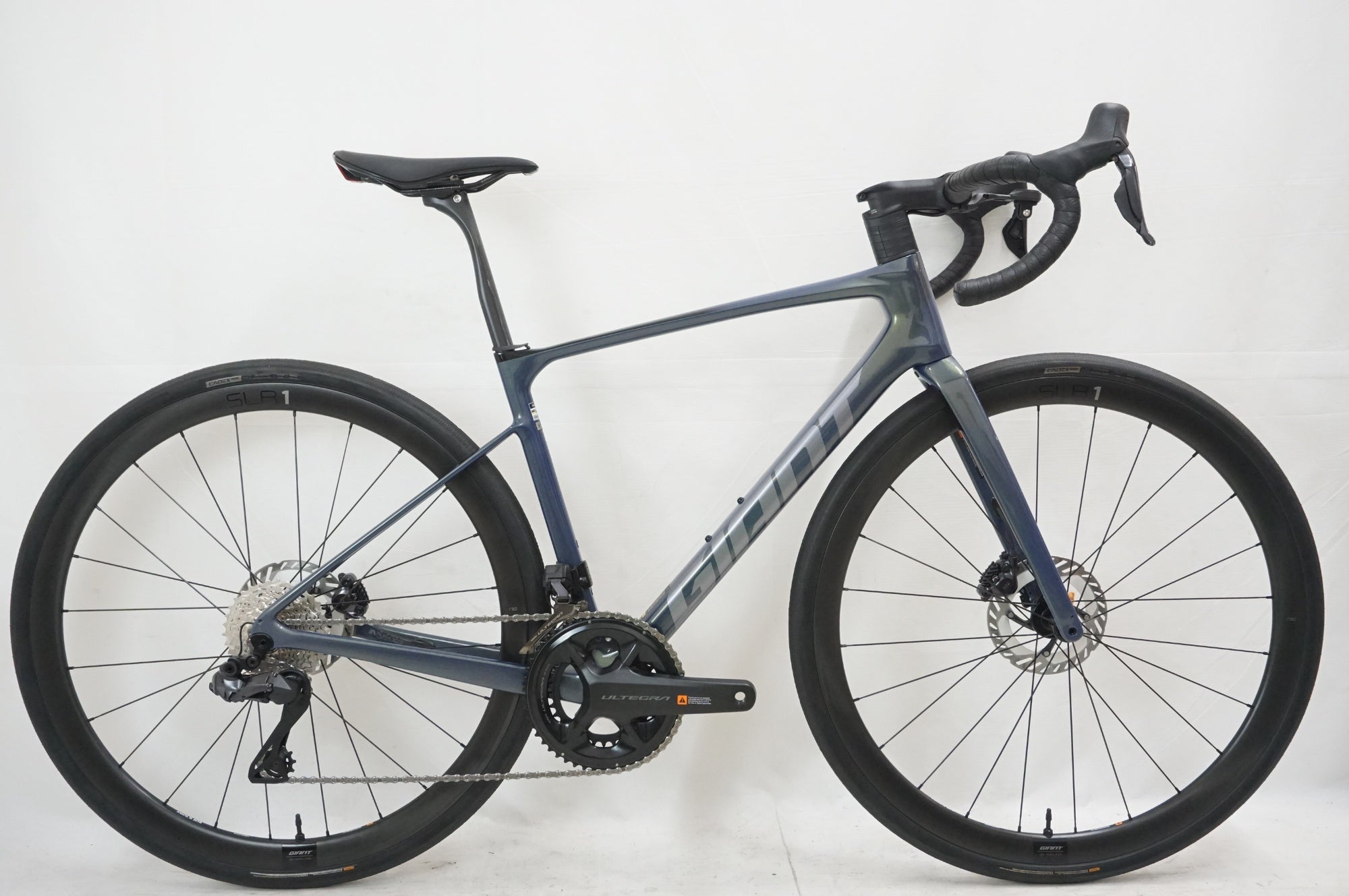 美品 GIANT DEFY整備済 ロードバイク GIANT DEFY 中古美品 18段変速 白7 M 入荷