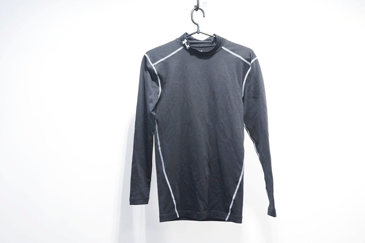 UNDER ARMOR 「アンダーアーマー」 Mサイズ 長袖インナーシャツ / 大阪門真店
