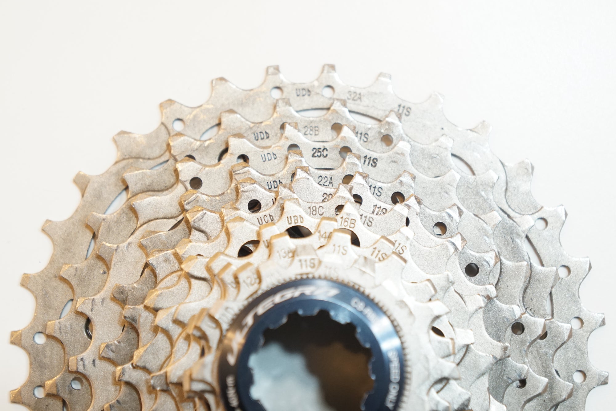 SHIMANO 「シマノ」 ULTEGRA CS-R8000 11-32T スプロケット / バイチャリ浦和ベース