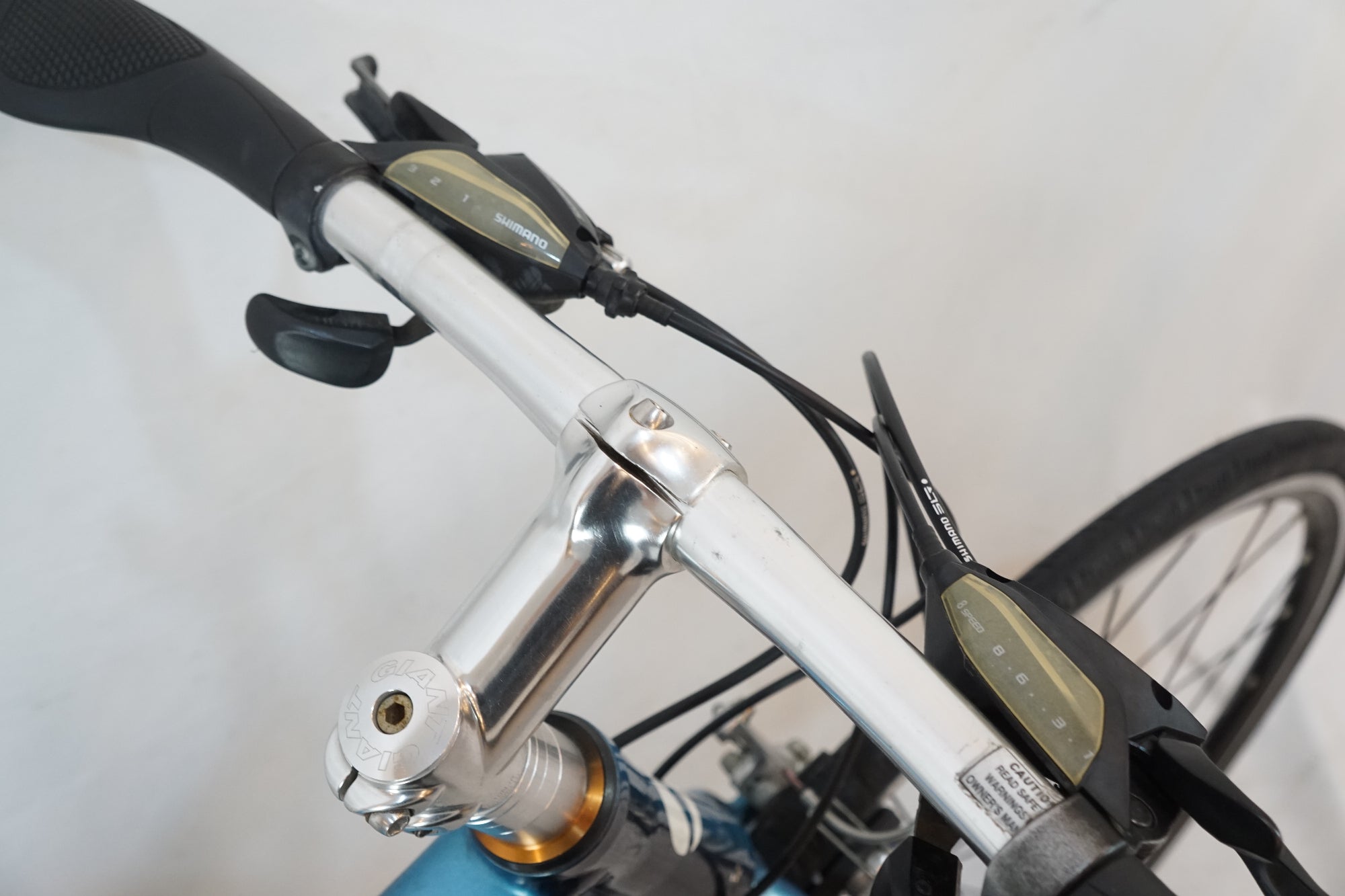 GIANT 「ジャイアント」 ESCAPE R3 2015年モデル クロスバイク / バイチャリ浦和ベース