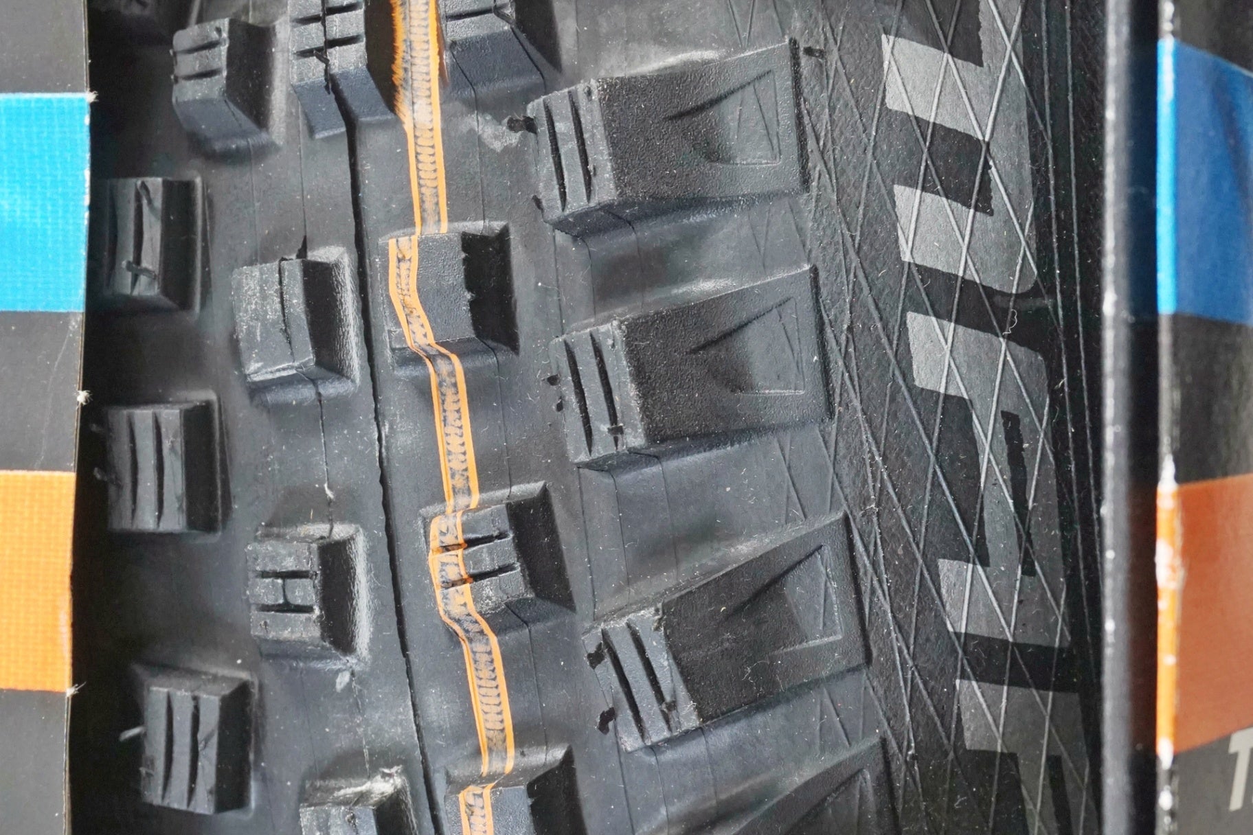 SCHWALBE 「シュワルベ」 MAGIC MARY ブロックタイヤ / 有明ガーデン店