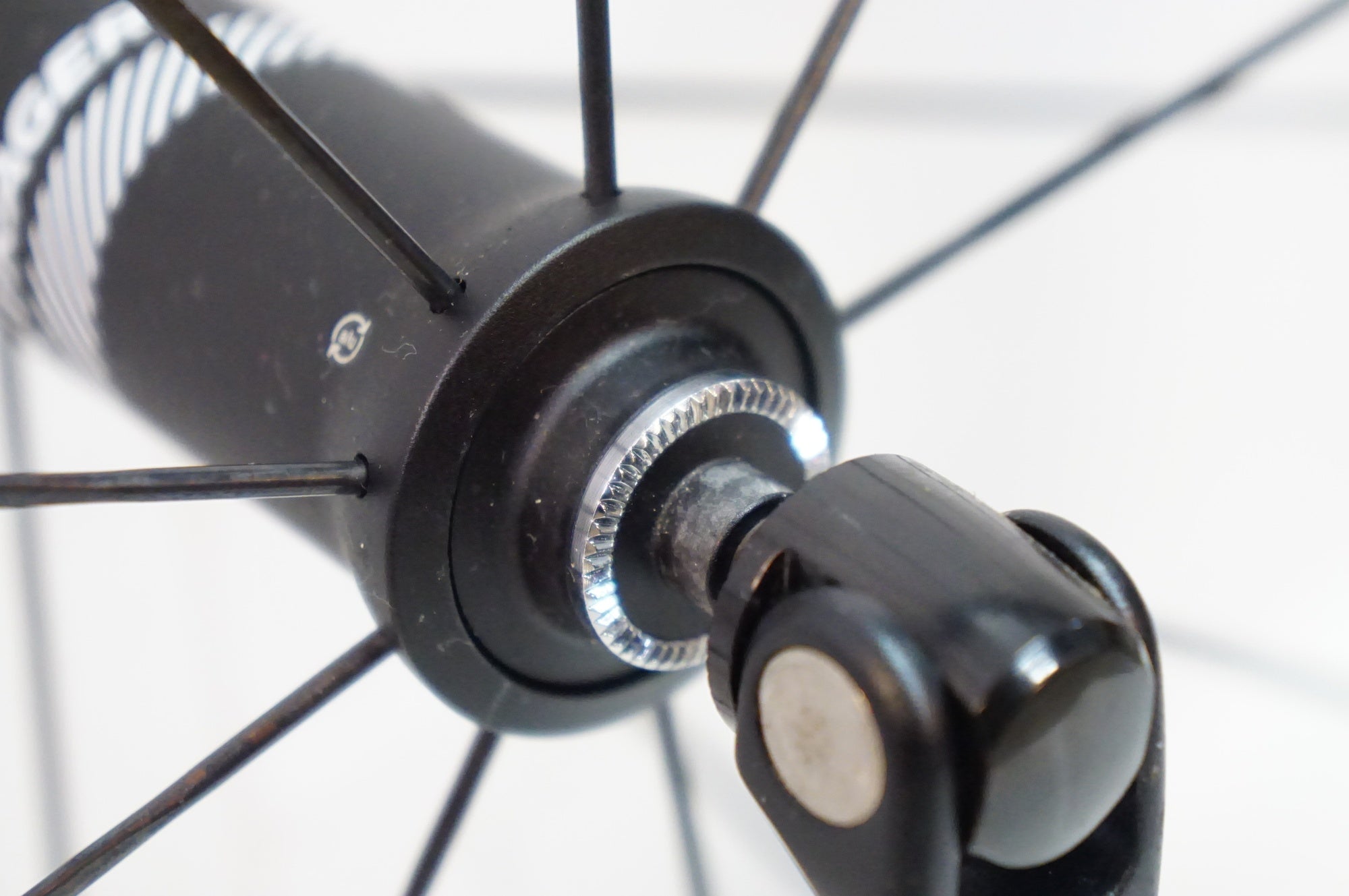 BONTRAGER 「ボントレガー」 AURA 5 TLR シマノ 11速 ホイールセット / 熊谷本店