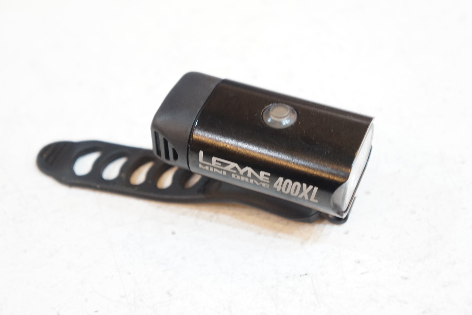 LEZYNE 「レザイン」 400XL フロントライト / バイチャリ浦和ベース