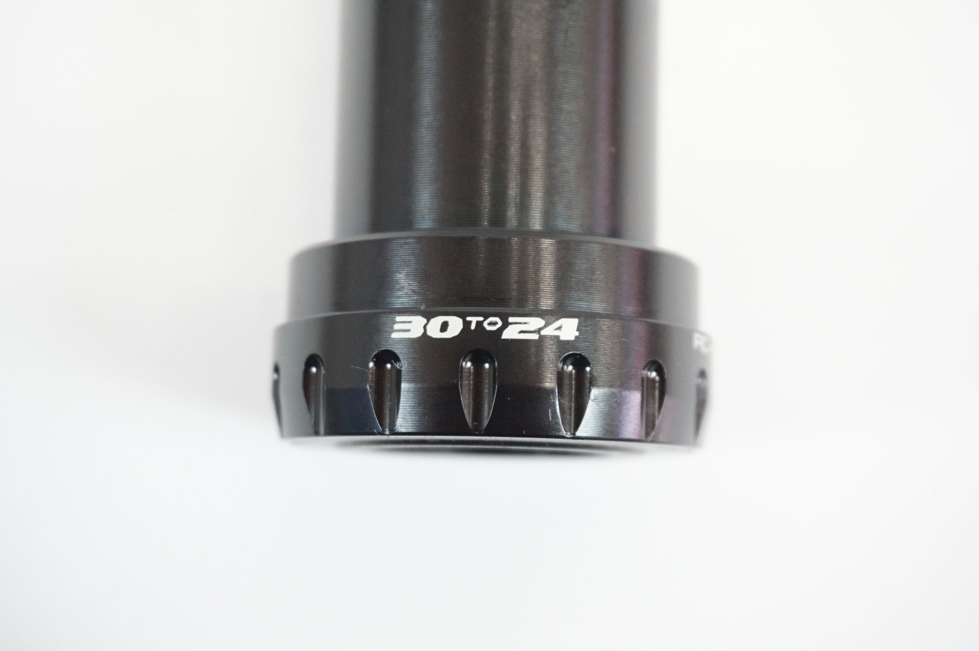 ROTOR 「ローター」 BB3024 ボトムブラケット / 宇都宮店