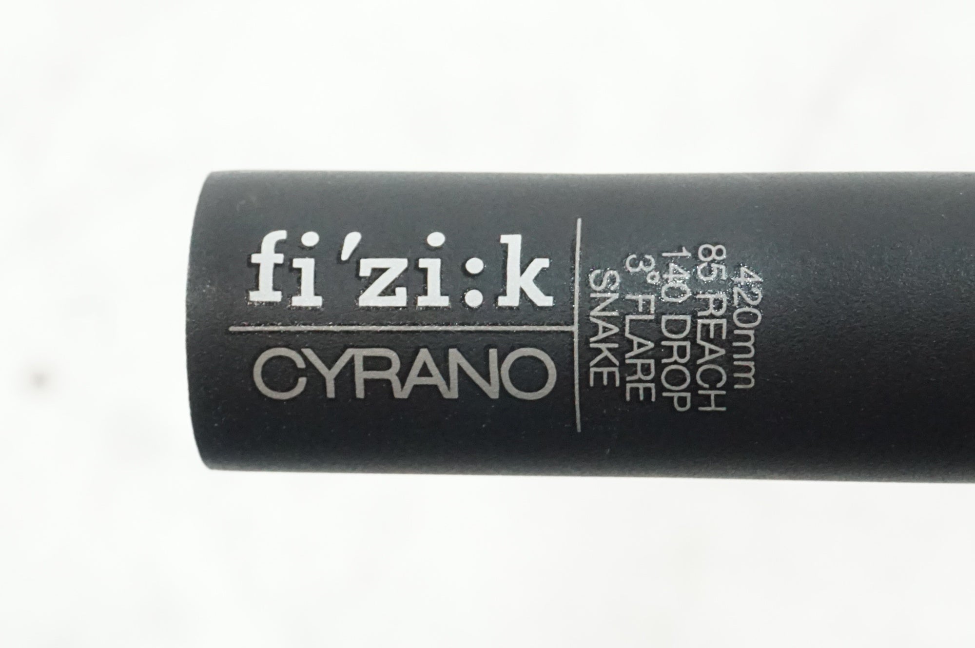 FIZIK 「フィジーク」 CYRANO R3 420mm φ31.8 ハンドル / 大宮店