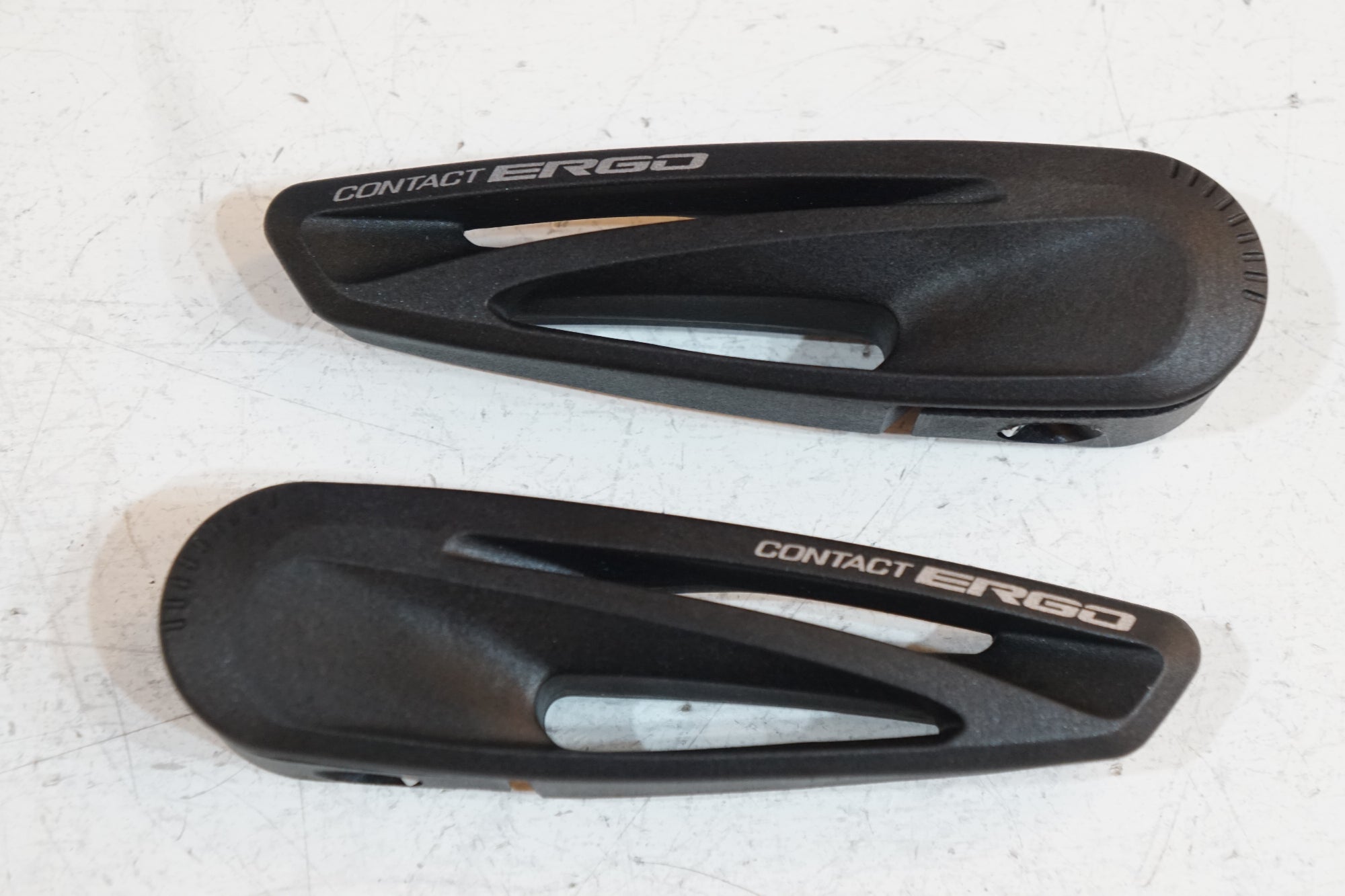 GIANT 「ジャイアント」 CONTACT AERO グリップセット / バイチャリ浦和ベース