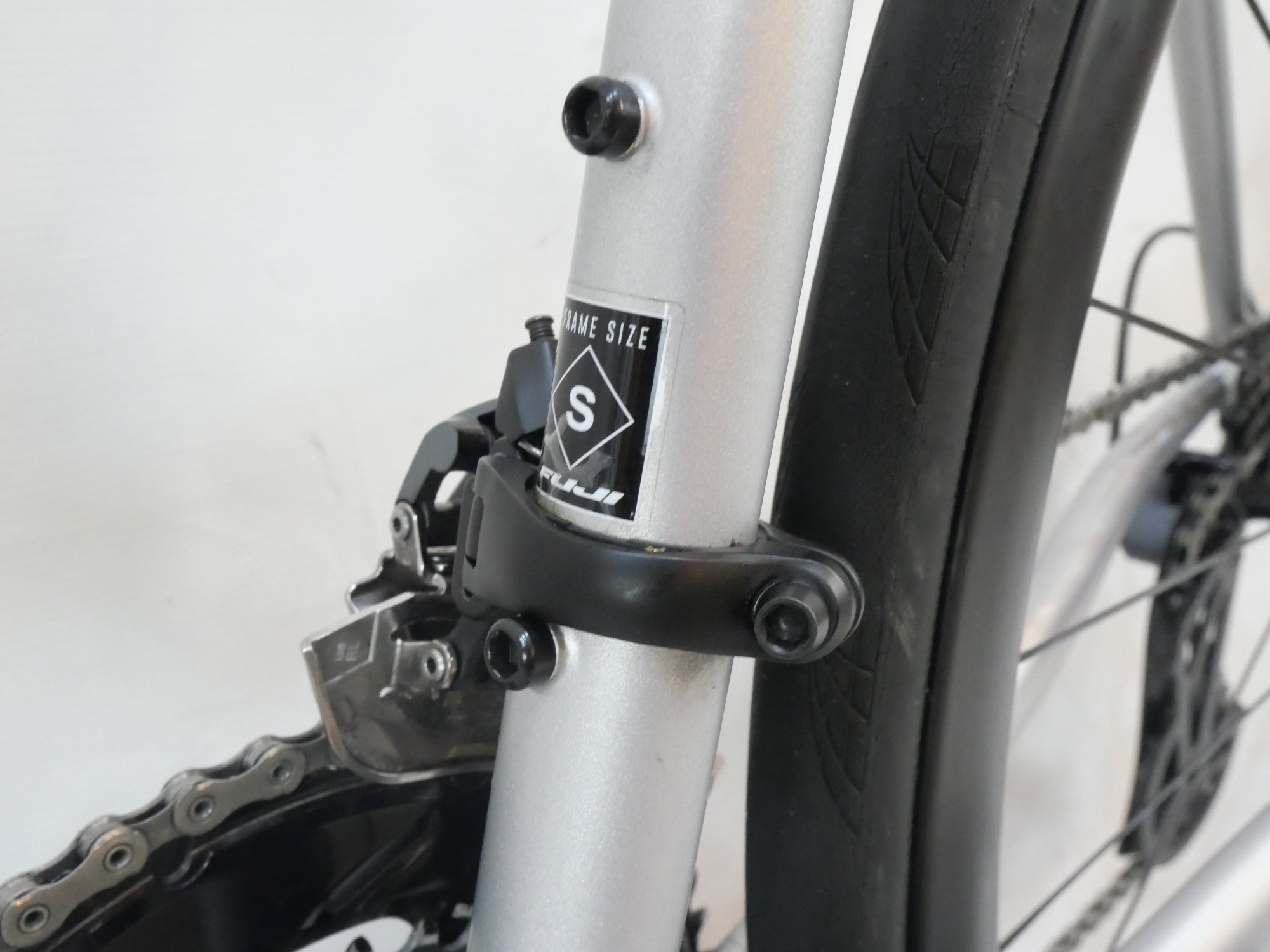 FUJI 「フジ」 FOREAL 2021年モデル ロードバイク / バイチャリ浦和ベース