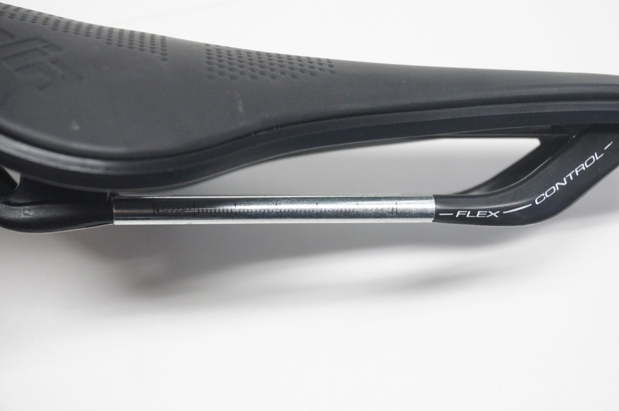 SELLE ITALIA 「セライタリア」 NOVUS BOOST EVO サドル / 福岡店